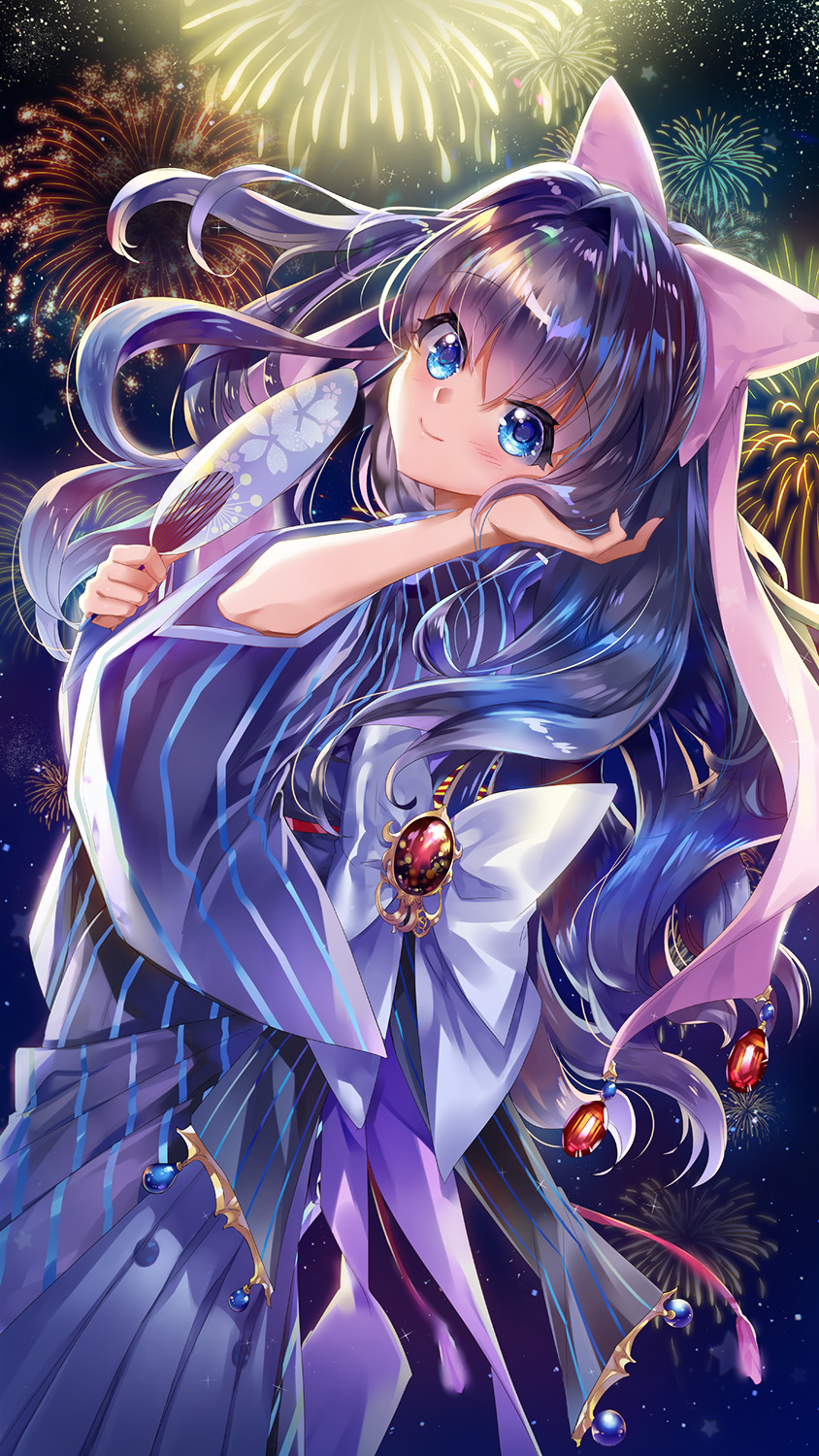 aerial_fireworks black_hair blue_eyes blush bow cu-rim fan fireworks hair_between_eyes hair_bow highres japanese_clothes kimono long_hair looking_at_viewer looking_back night night_sky outdoors paper_fan patricia_(teria_saga) pink_bow sash sky solo standing teria_saga very_long_hair