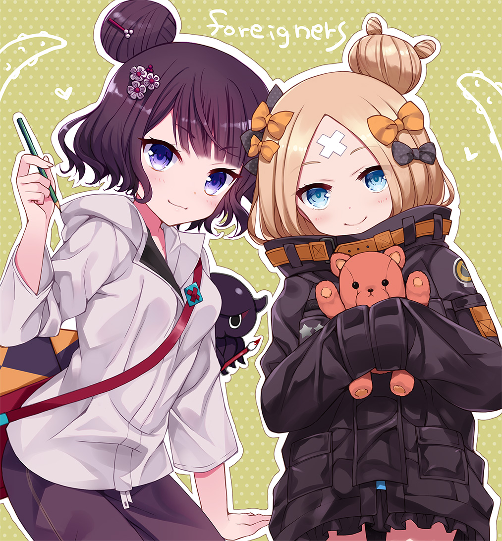 abigail_williams_(fate/grand_order) bangs black_bow black_jacket blonde_hair blue_eyes blush bow brown_hair closed_mouth commentary_request crossed_bandaids english eyebrows_visible_through_hair fate/grand_order fate_(series) fingernails green_background hair_bow hair_bun hair_ornament hand_up head_tilt heart heroic_spirit_traveling_outfit holding holding_paintbrush holding_pencil hood hood_down hooded_jacket jacket katsushika_hokusai_(fate/grand_order) long_hair long_sleeves multiple_girls object_hug orange_bow outline paintbrush pants parted_bangs pencil polka_dot polka_dot_background polka_dot_bow purple_eyes purple_pants sleeves_past_fingers sleeves_past_wrists smile stuffed_animal stuffed_toy teddy_bear tentacles tokitarou_(fate/grand_order) toranosuke v-shaped_eyebrows white_jacket white_outline
