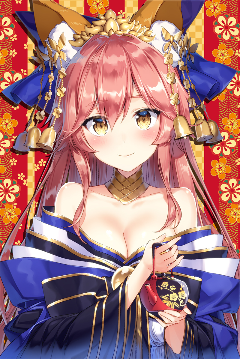 animal_ear_fluff animal_ears bangs bell blue_bow blue_kimono blush bow breasts brown_eyes checkered cleavage closed_mouth collarbone eyebrows_visible_through_hair fate/extra fate_(series) fox_ears hair_between_eyes hair_bow hair_ornament head_tilt headpiece holding holding_teapot japanese_clothes kimono long_hair long_sleeves looking_at_viewer masuishi_kinoto medium_breasts off_shoulder pink_hair smile solo tamamo_(fate)_(all) tamamo_no_mae_(fate) teapot upper_body very_long_hair wide_sleeves