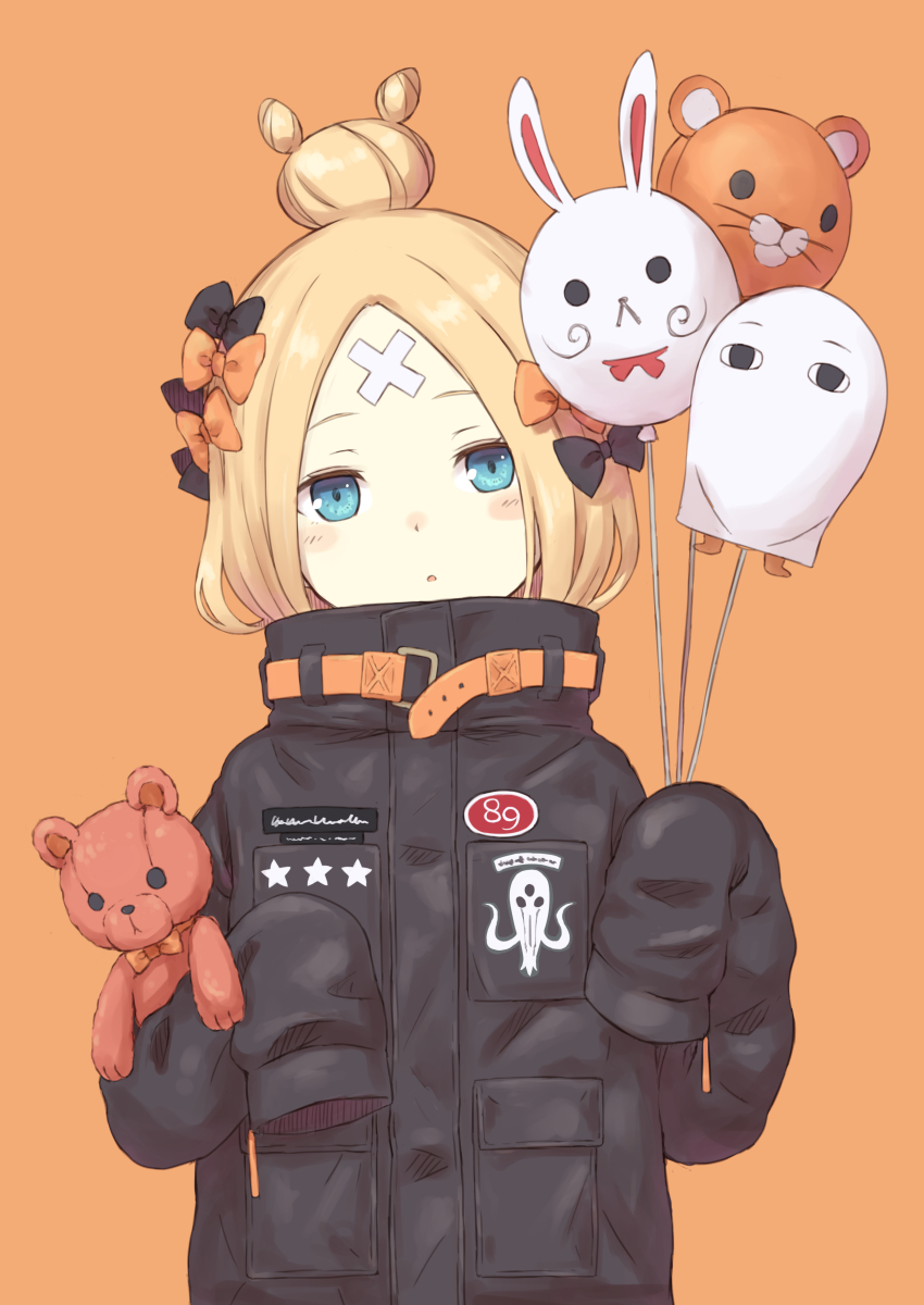 1girl :o abigail_williams_(fate/grand_order) balloon bangs black_bow black_jacket blonde_hair blue_eyes blush_stickers bow commentary_request crossed_bandaids fate/grand_order fate_(series) fou_(fate/grand_order) hair_bow hair_bun head_tilt heroic_spirit_traveling_outfit highres holding holding_balloon jacket long_hair long_sleeves looking_at_viewer medjed object_hug orange_background orange_bow parted_bangs parted_lips polka_dot polka_dot_bow simple_background sleeves_past_fingers sleeves_past_wrists solo star stuffed_animal stuffed_toy teddy_bear upper_body