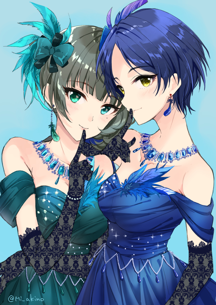 bangs bare_shoulders black_hair blue_background blue_dress blue_eyes blush body_blush bow bracelet breasts brown_hair cleavage collarbone commentary_request dress earrings elbow_gloves emerald eyelashes feathers flower gloves green_bow green_dress green_eyes hair_bow hair_ornament hayami_kanade heterochromia idolmaster idolmaster_cinderella_girls idolmaster_cinderella_girls_starlight_stage index_finger_raised jewelry looking_at_viewer medium_breasts miyabi_akino mole mole_under_eye multiple_girls mysterious_eyes_(idolmaster) necklace open_mouth parted_bangs parted_lips pearl_bracelet pretty_liar_(idolmaster) purple_background sapphire_(stone) short_hair simple_background smile swept_bangs takagaki_kaede tied_hair yellow_eyes