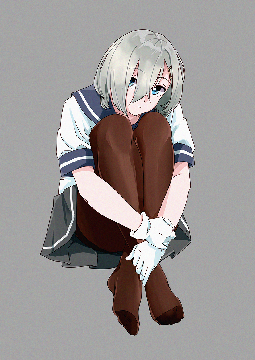 blue_eyes blue_sailor_collar brown_legwear crossed_legs full_body gloves grey_background grey_skirt hair_ornament hair_over_one_eye hairclip hamakaze_(kantai_collection) kantai_collection leg_hug looking_at_viewer ojipon pantyhose pleated_skirt sailor_collar school_uniform serafuku short_hair silver_hair simple_background sitting skirt solo white_gloves