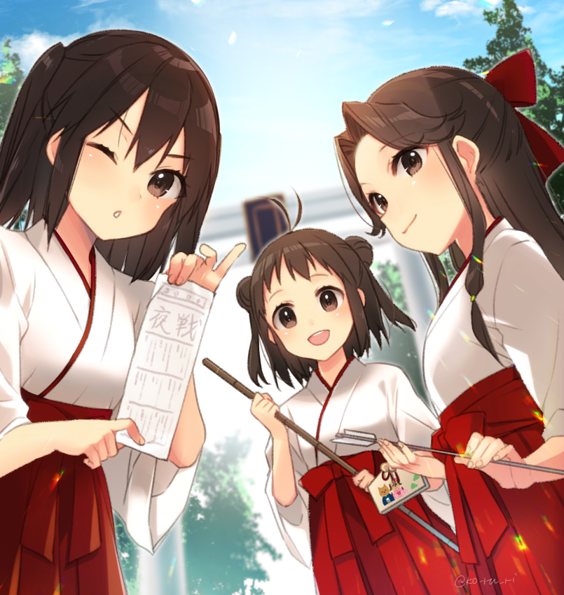 :d ;o alternate_costume antenna_hair arrow bangs blue_sky blush brown_eyes brown_hair closed_mouth day double_bun dutch_angle ema eyebrows_visible_through_hair hair_ribbon hakama half_updo hamaya holding japanese_clothes jintsuu_(kantai_collection) kantai_collection kimono koruri long_hair looking_at_viewer miko multiple_girls naka_(kantai_collection) omikuji one_eye_closed open_mouth outdoors parted_bangs parted_lips pinky_out red_hakama red_ribbon ribbon sendai_(kantai_collection) short_hair sidelocks sky smile torii twitter_username two_side_up upper_body v-shaped_eyebrows white_kimono