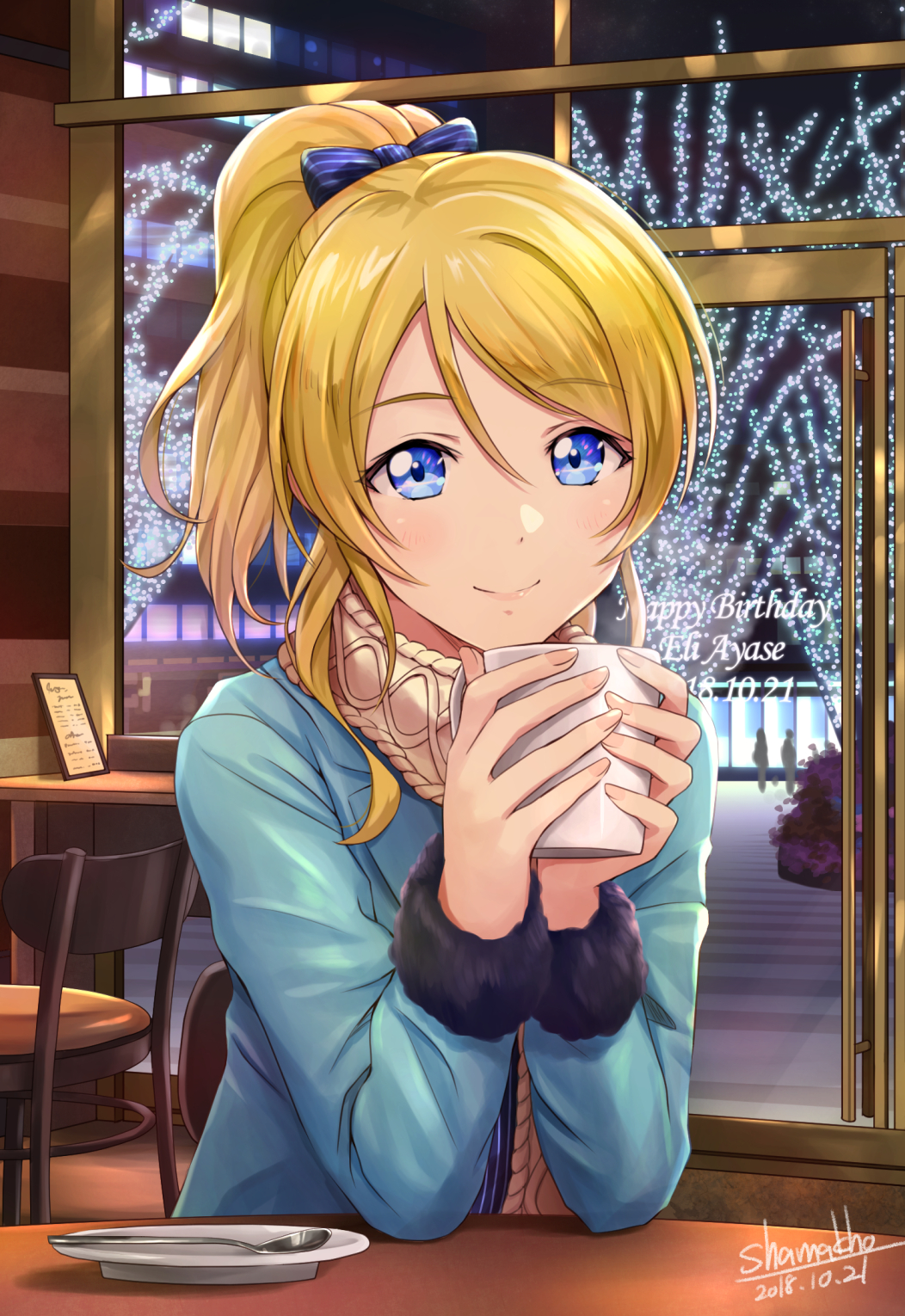 artist_name ayase_eli beige_scarf blonde_hair blue_bow blue_eyes blue_shirt blush bow cafe chair character_name christmas_lights closed_mouth commentary_request cup dated elbows_on_table eyebrows_visible_through_hair fur-trimmed_sleeves fur_trim hair_between_eyes hair_bow happy happy_birthday highres holding holding_cup indoors long_sleeves looking_at_viewer love_live! love_live!_school_idol_project menu mug night plate ponytail pov_across_table scarf shamakho shirt sidelocks signature smile solo spoon striped striped_bow window winter_clothes