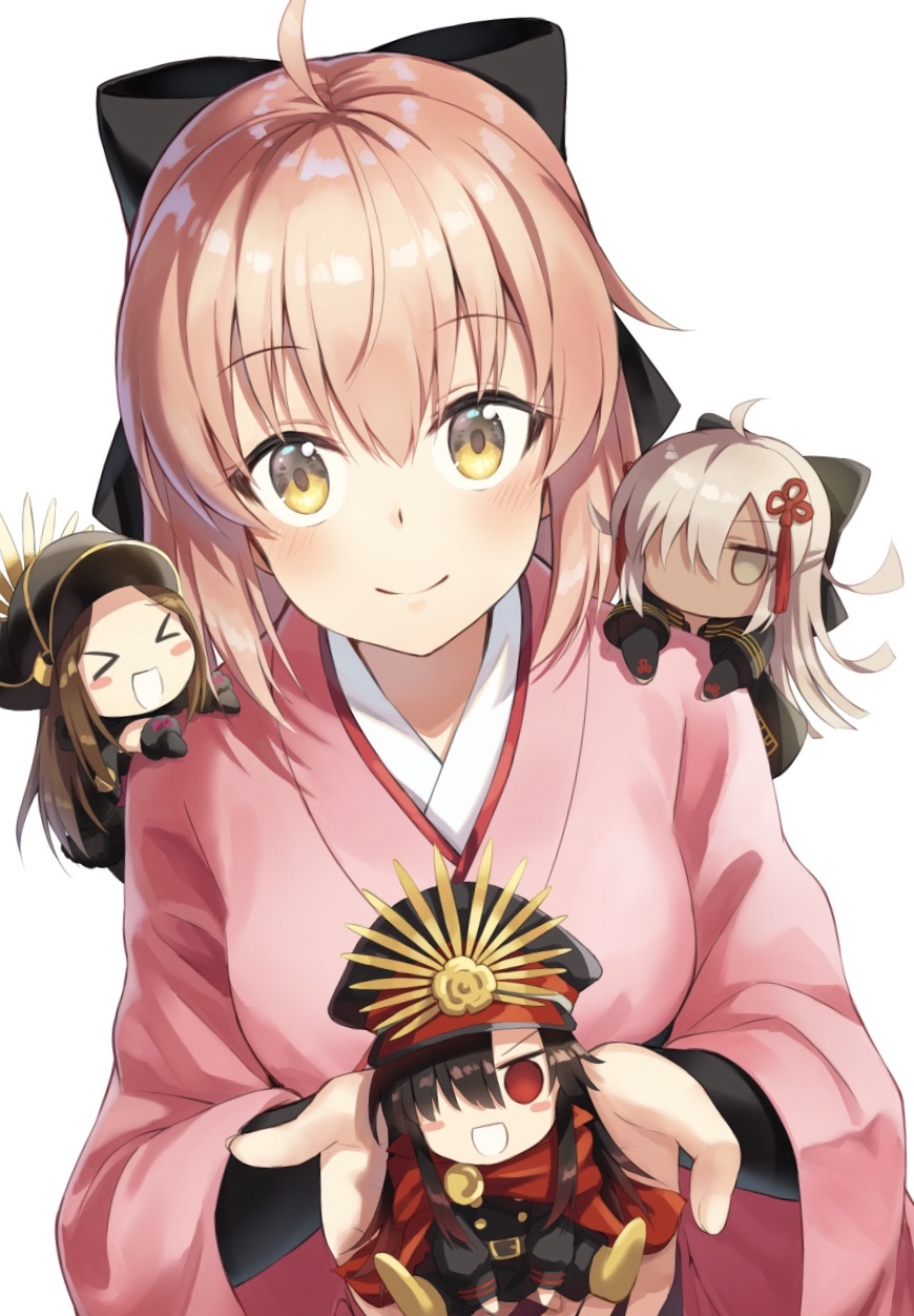 &gt;o&lt; :d black_gloves black_hair blush blush_stickers cape chacha_(fate/grand_order) chibi double-breasted fate/grand_order fate_(series) gloves hair_ornament hair_over_one_eye hat highres japanese_clothes jitome kimono koha-ace long_hair looking_at_viewer multiple_girls nonono oda_nobunaga_(fate) okita_souji_(alter)_(fate) okita_souji_(fate) okita_souji_(fate)_(all) open_mouth pink_hair red_eyes simple_background smile white_background yellow_eyes