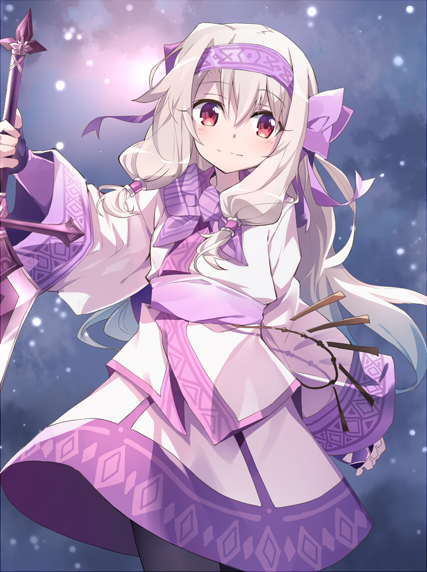 ainu_clothes bangs black_legwear blush bow closed_mouth commentary_request eyebrows_visible_through_hair fate/grand_order fate_(series) fingerless_gloves gloves hair_between_eyes hair_bow hairband holding holding_sword holding_weapon illyasviel_von_einzbern light_brown_hair long_hair long_sleeves pantyhose purple_bow purple_gloves purple_hairband red_eyes sitonai smile solo sword tsuedzu very_long_hair weapon wide_sleeves