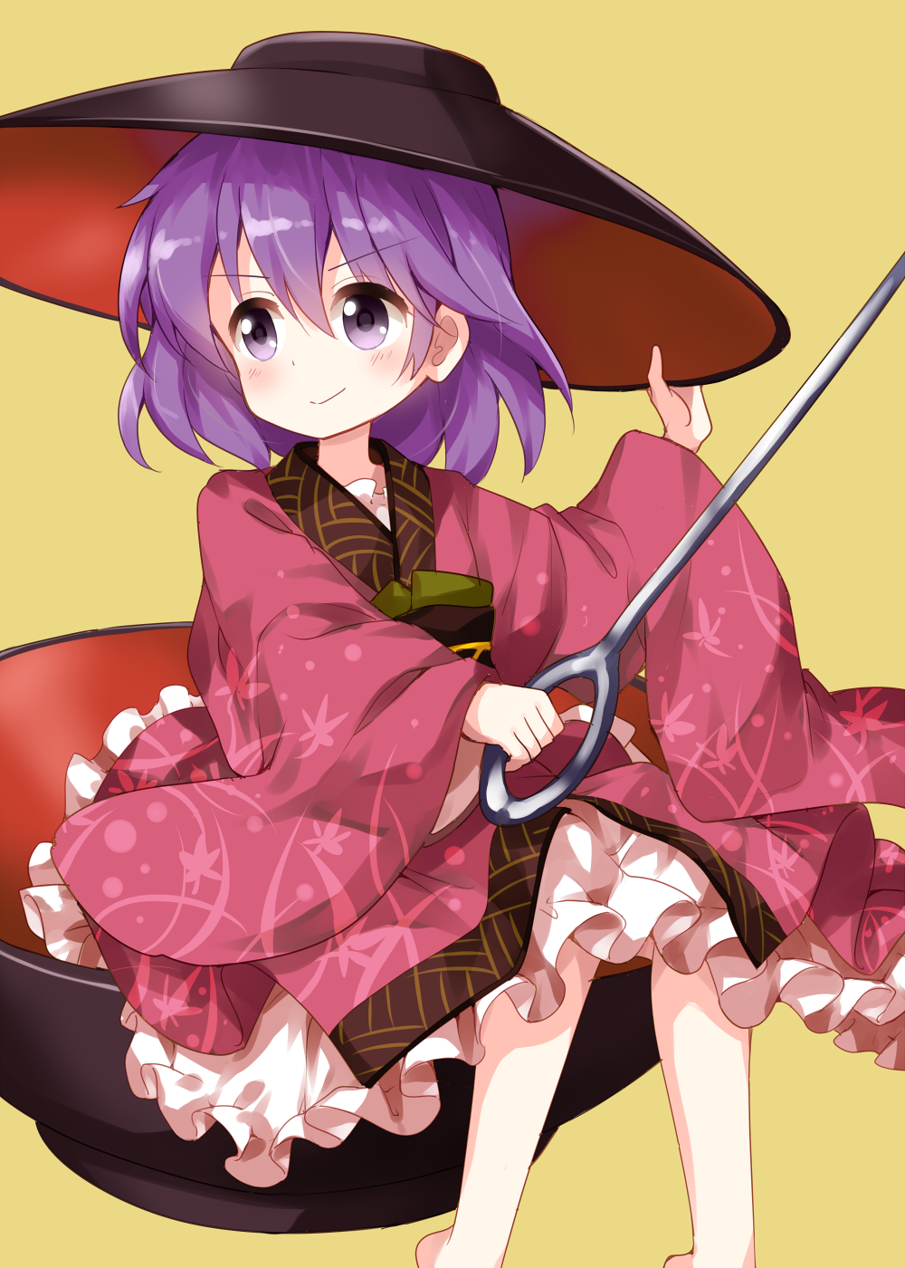 &gt;:) bangs barefoot black_hat blush bowl bowl_hat commentary_request eyebrows_visible_through_hair feet_out_of_frame hair_between_eyes hand_on_headwear hand_up hat highres holding_needle japanese_clothes kimono long_sleeves needle needle_sword petticoat purple_eyes purple_hair red_kimono ruu_(tksymkw) short_hair simple_background sitting smile solo sukuna_shinmyoumaru touhou v-shaped_eyebrows weapon wide_sleeves yellow_background