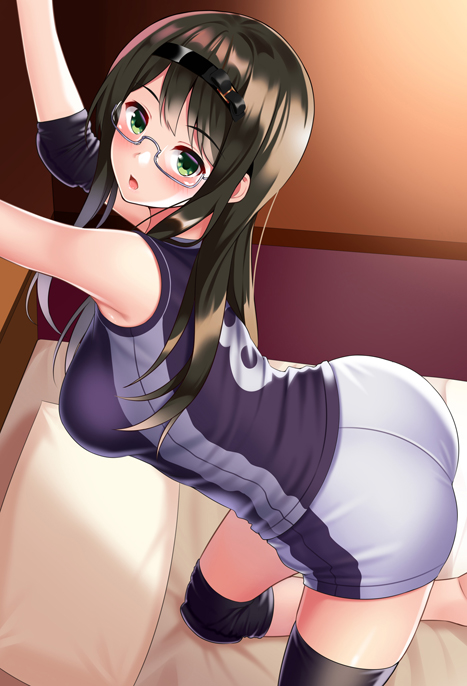 arms_up ass bad_leg bangs bed bed_sheet blue_shirt blush breasts brown_hair commentary_request elbow_pads eyebrows_visible_through_hair green_eyes gym_shorts gym_uniform hair_ornament hairband huyumitsu indoors kneeling long_hair medium_breasts number on_bed open_mouth original pillow shirt shorts skindentation sleeveless sleeveless_shirt solo sportswear thighs uniform volleyball volleyball_uniform white_shorts