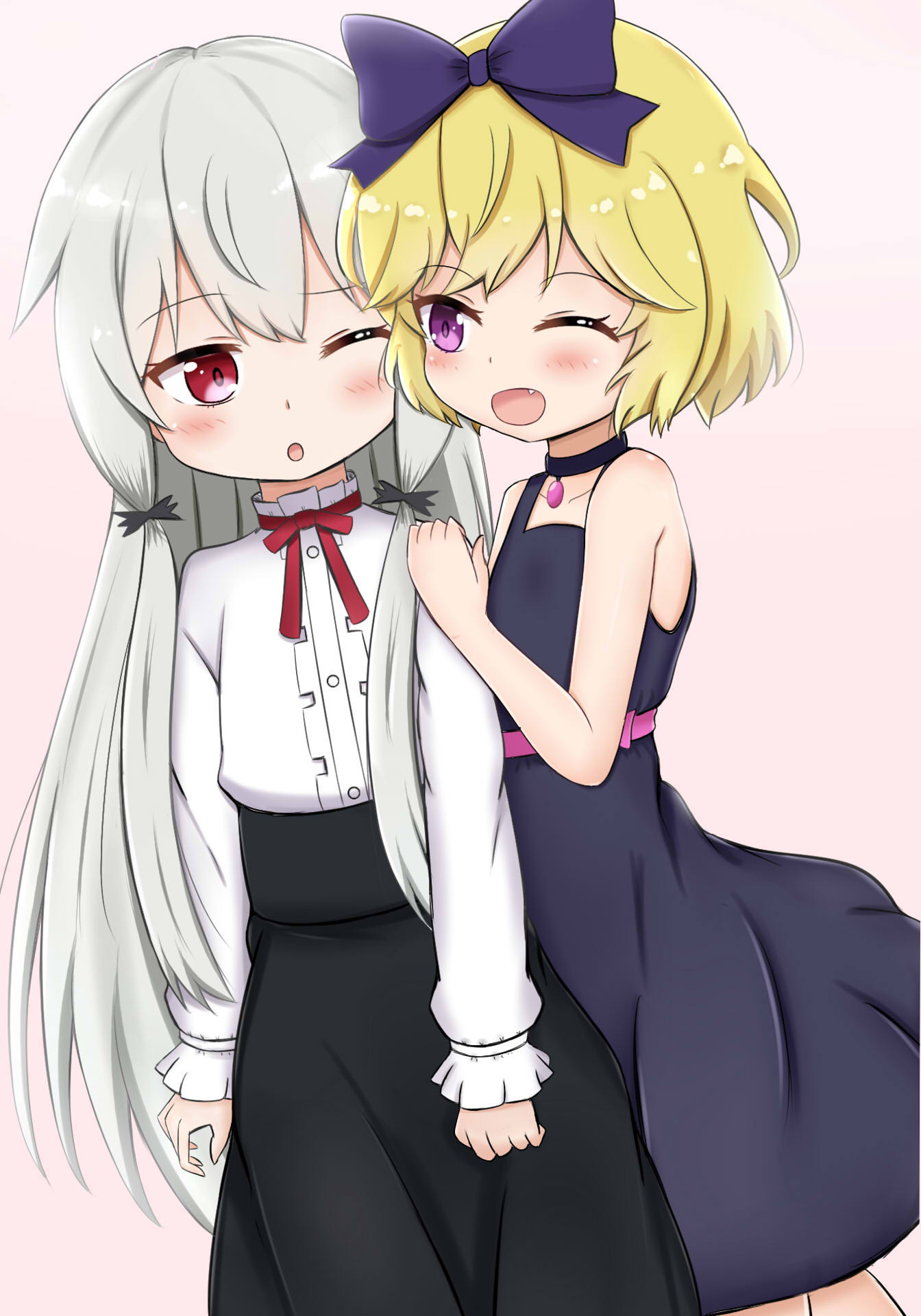 ;d ;o bangs bare_arms bare_shoulders black_choker black_skirt blonde_hair blush bow center_frills choker collarbone commentary_request dress erie_(tonari_no_kyuuketsuki-san) eyebrows_visible_through_hair fang frills grey_hair hair_between_eyes hair_bow hair_ornament highres jiu_(sdesd3205) long_hair long_sleeves multiple_girls neck_ribbon one_eye_closed open_mouth pink_background purple_bow purple_dress purple_eyes red_eyes red_ribbon ribbon shirt short_hair simple_background skirt sleeveless sleeveless_dress sleeves_past_wrists smile sophie_twilight tonari_no_kyuuketsuki-san very_long_hair white_shirt