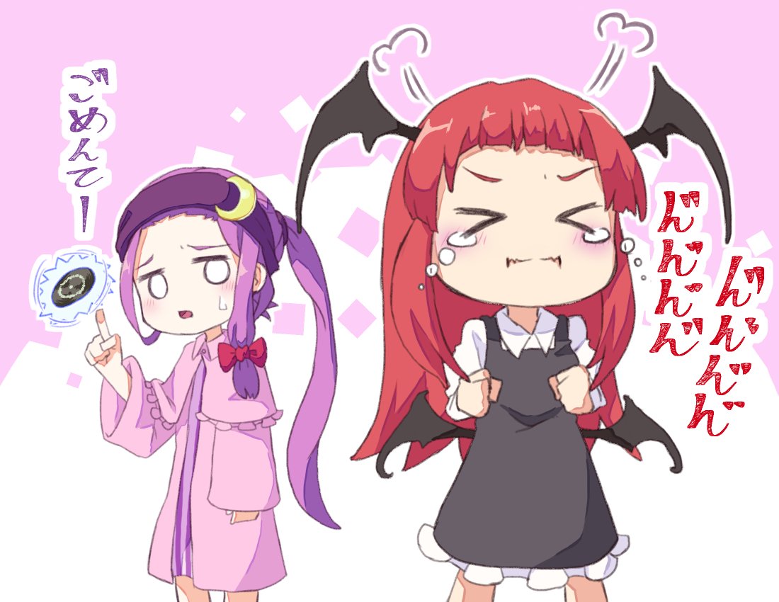 &gt;_&lt; =3 alternate_hairstyle bangs black_dress black_wings blunt_bangs bow capelet chibi circular_saw collared_shirt commentary_request crescent crescent_hair_ornament demon_wings dress forehead hair_bow hair_ornament head_wings headband index_finger_raised koakuma long_hair long_sleeves looking_at_another multiple_girls mumyuu o_o patchouli_knowledge ponytail pout purple_capelet purple_dress purple_hair purple_headband red_bow red_hair shirt short_dress striped striped_dress sweatdrop tears touhou translation_request white_shirt wing_collar wings