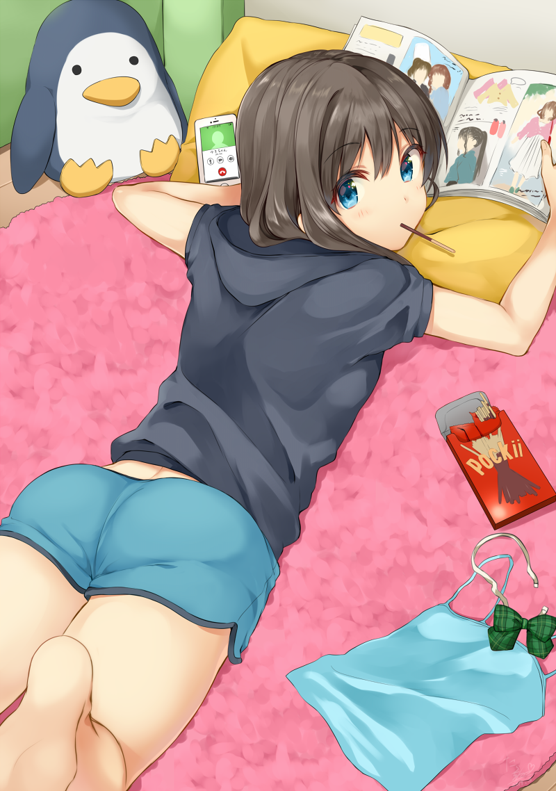 1girl ass bangs bare_arms barefoot black_hair black_shirt blue_eyes blue_shirt blue_shorts book bow bowtie boyshorts camisole cellphone commentary_request food green_neckwear holding holding_book indoors leg_up long_hair looking_at_viewer looking_back lying mouth_hold on_floor on_stomach open_book original phone pillow plaid_neckwear pocky shirt short_shorts short_sleeves shorts sidelocks smartphone solo spaghetti_strap stuffed_animal stuffed_penguin stuffed_toy tarachine thighs