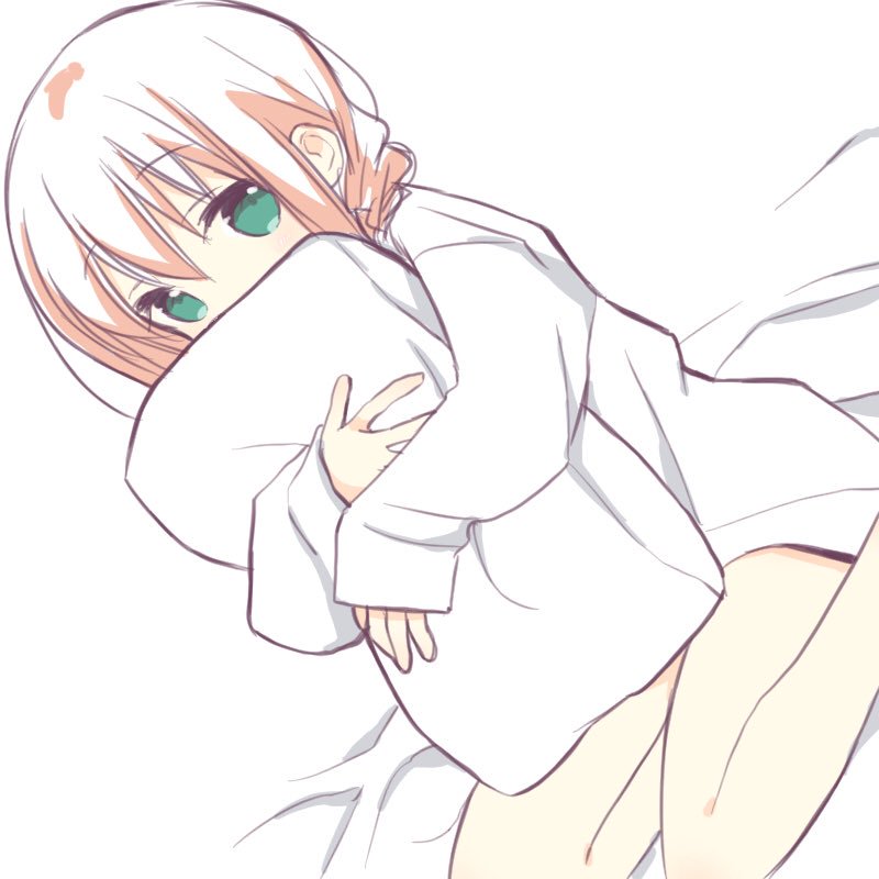 1girl green_eyes light_brown_hair pillow pillow_hug slow_start solo tokumi_yuiko tokura_eiko