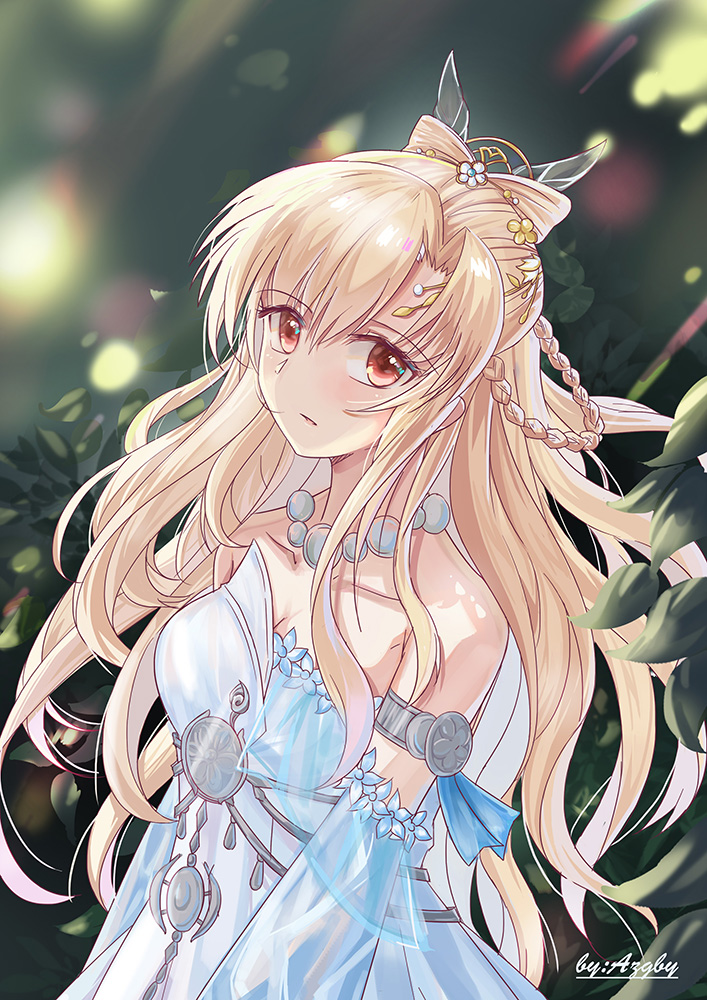 1girl armlet artist_name azgby blonde_hair blue_sleeves blurry blurry_background collarbone detached_sleeves dress floating_hair jewelry jian_xia_qing_yuan_online_3 long_hair long_sleeves looking_at_viewer necklace outdoors red_eyes sleeveless sleeveless_dress solo standing strapless strapless_dress very_long_hair white_dress