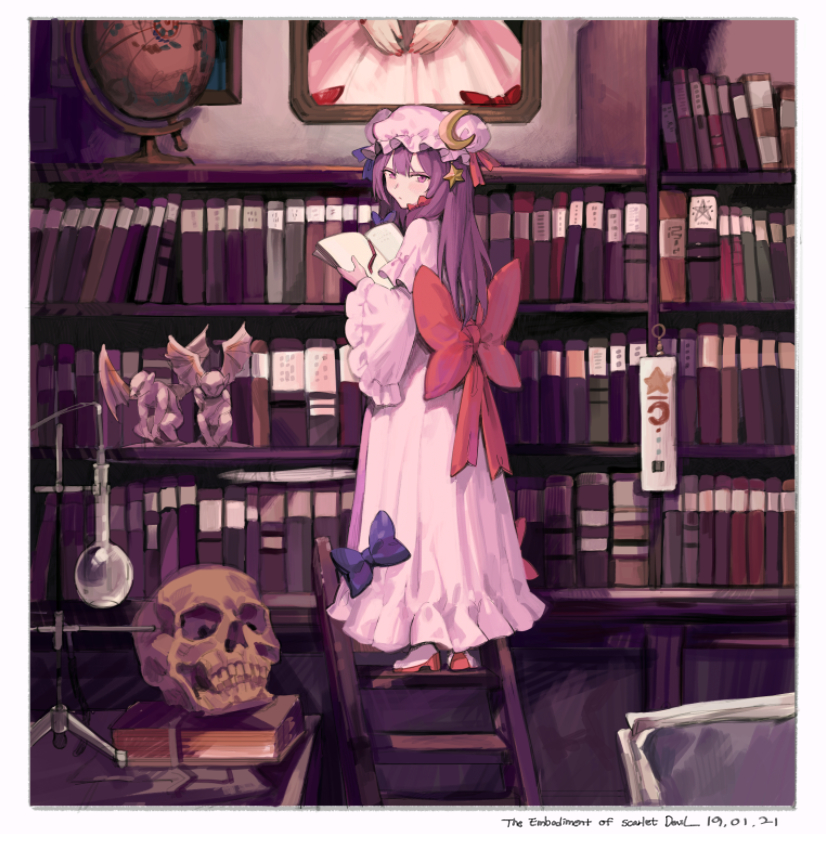 1girl book bow crescent crescent_hair_ornament freng hair_bow hair_ornament hat hat_ribbon head_wings hikikomori long_hair pajamas patchouli_knowledge purple_eyes purple_hair red_ribbon remilia_scarlet ribbon touhou witch