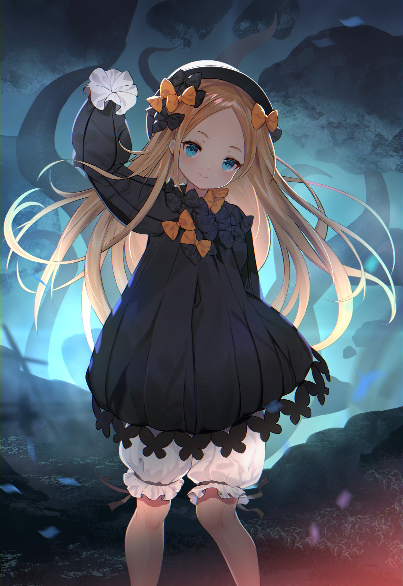 1girl abigail_williams_(fate/grand_order) black_bow blonde_hair blue_eyes bow fate/grand_order fate_(series) hair_bow hair_bun highres long_sleeves looking_at_viewer medium_hair nayuta_(una) orange_bow sidelocks sleeves_past_fingers sleeves_past_wrists smile solo