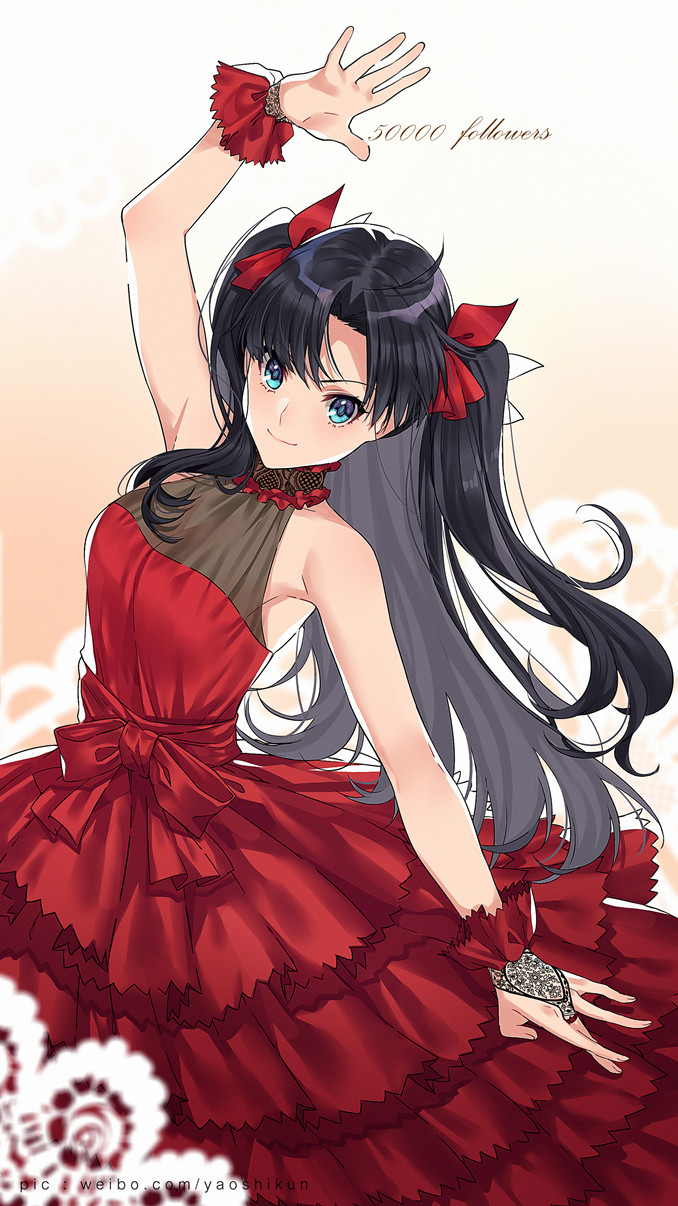 1girl arm_up bangs bare_shoulders black_hair blue_eyes bow breasts bridal_gauntlets closed_mouth dress fate/stay_night fate_(series) gradient gradient_background hair_bow highres long_hair looking_at_viewer medium_breasts red_bow red_dress smile solo toosaka_rin two_side_up wrist_cuffs yaoshi_jun