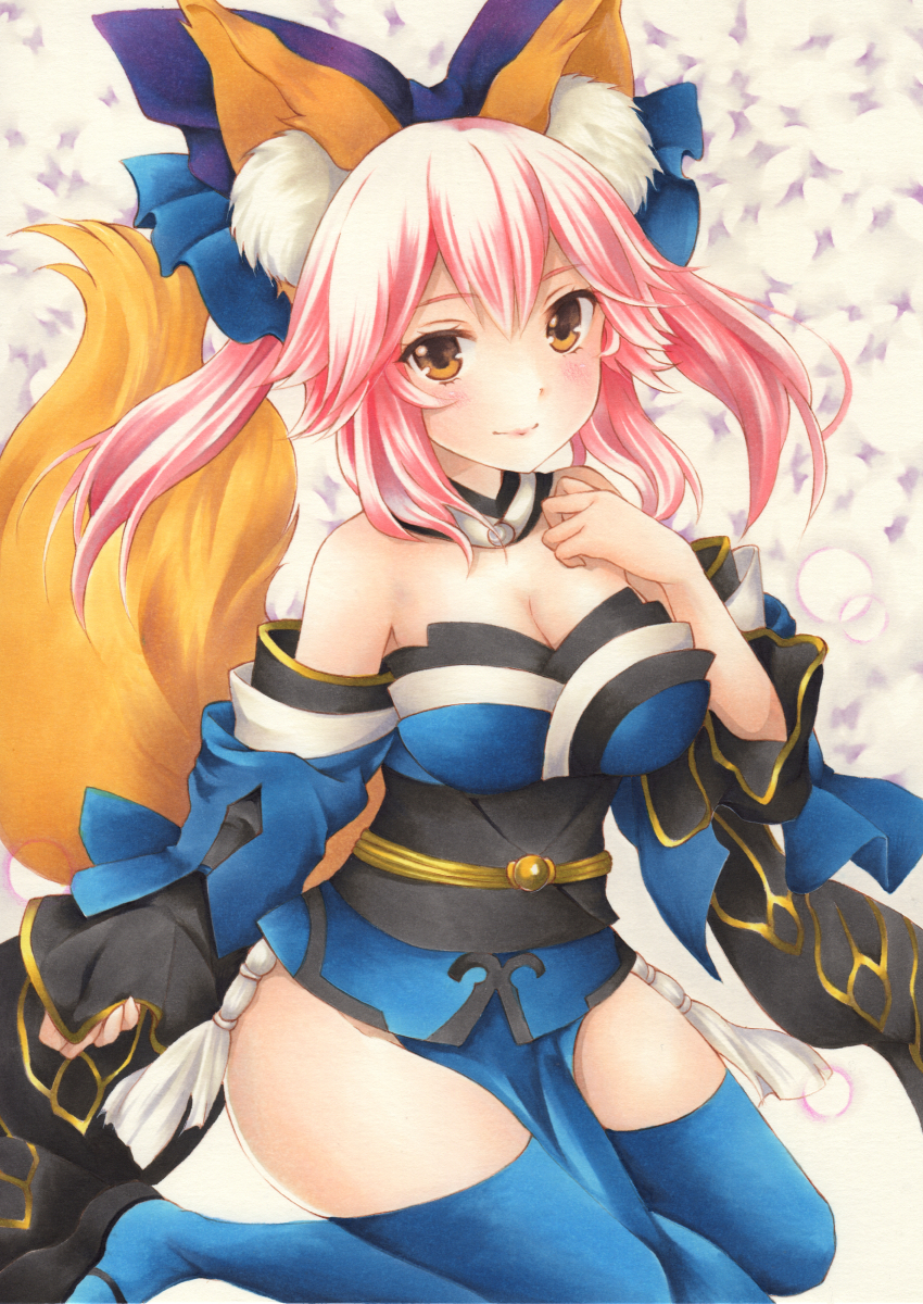 1girl animal_ear_fluff animal_ears bare_shoulders blue_kimono blue_legwear blue_sleeves blush bow breasts cleavage collar commentary_request detached_sleeves eyebrows_visible_through_hair fate/grand_order fate_(series) floating_hair fox_ears fox_girl fox_tail hair_between_eyes hair_bow hand_on_own_chest highres japanese_clothes kimono looking_at_viewer marker_(medium) medium_breasts orange_eyes pink_hair short_kimono sitting smile solo tail tamamo_(fate)_(all) tamamo_no_mae_(fate) thighhighs traditional_media wariza yoruoujito-tsukinohime