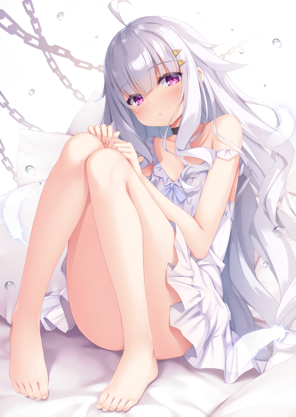 1girl ahoge bangs bare_legs bare_shoulders barefoot black_choker blue_ribbon blunt_bangs blush chain choker closed_mouth collarbone commentary_request convenient_leg dress feathers feet full_body hair_ornament hairclip highres knees_up legs long_hair looking_at_viewer original purple_eyes revision ribbon short_dress silver_hair simple_background sitting sleeveless sleeveless_dress solo strap_slip sundress tomifumi very_long_hair water_drop white_background white_dress