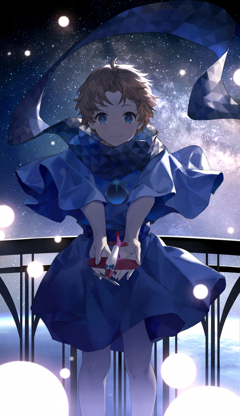 1boy aircraft airplane baggy_clothes bangs blonde_hair blue_eyes blush bright_pupils closed_mouth earth fate/grand_order fate/requiem fate_(series) fence glowing highres light_particles looking_at_viewer male_focus parted_bangs planet scarf short_sleeves sky smile solo space star_(sky) star_(symbol) starry_background starry_sky upper_body voyager_(fate/requiem) yellow_scarf yijian_ma