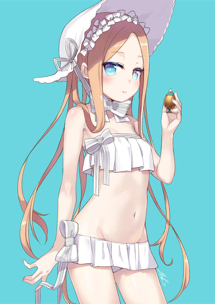 1girl abigail_williams_(fate/grand_order) abigail_williams_(swimsuit_foreigner)_(fate) bangs bare_shoulders bikini blonde_hair blue_background blue_eyes blush bonnet bow eyebrows_visible_through_hair fate/grand_order fate_(series) groin highres holding long_hair looking_at_viewer minamura_haruki multiple_bows navel parted_bangs ribbon sidelocks simple_background smile solo strapless strapless_bikini swimsuit white_bikini white_bow white_headwear