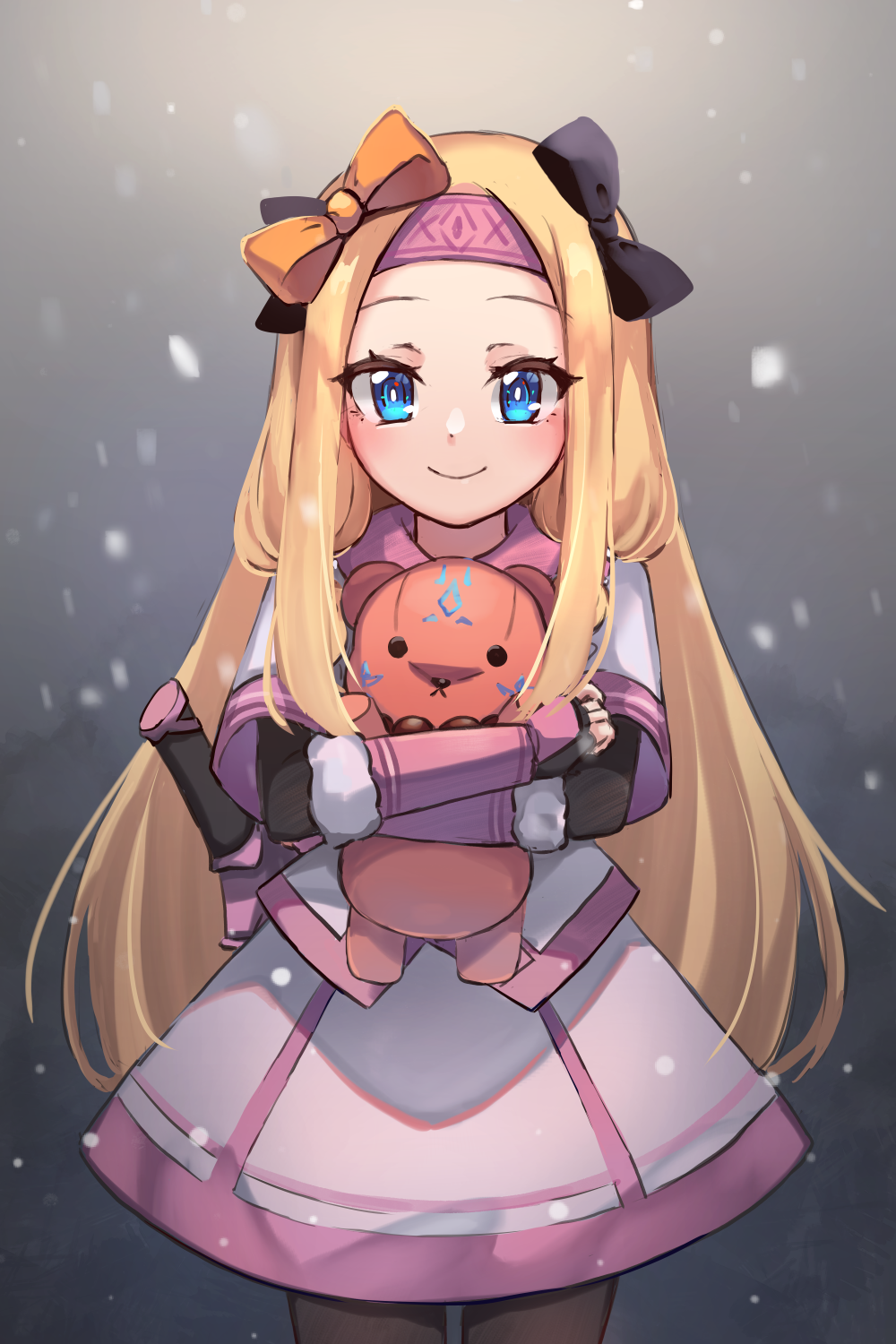 1girl abigail_williams_(fate/grand_order) ainu_clothes arm_warmers bangs black_bow black_gloves blonde_hair blue_eyes blush bow breasts closed_mouth cosplay fate/grand_order fate_(series) fingerless_gloves forehead gloves gradient gradient_background grey_background hair_bow hairband highres holding holding_stuffed_toy japanese_clothes kimono long_hair looking_at_viewer miya_(miyaruta) multiple_bows orange_bow pantyhose parted_bangs pink_hairband purple_scarf scarf sidelocks sitonai sitonai_(cosplay) small_breasts smile snowing stuffed_animal stuffed_toy sword teddy_bear thighs weapon white_kimono