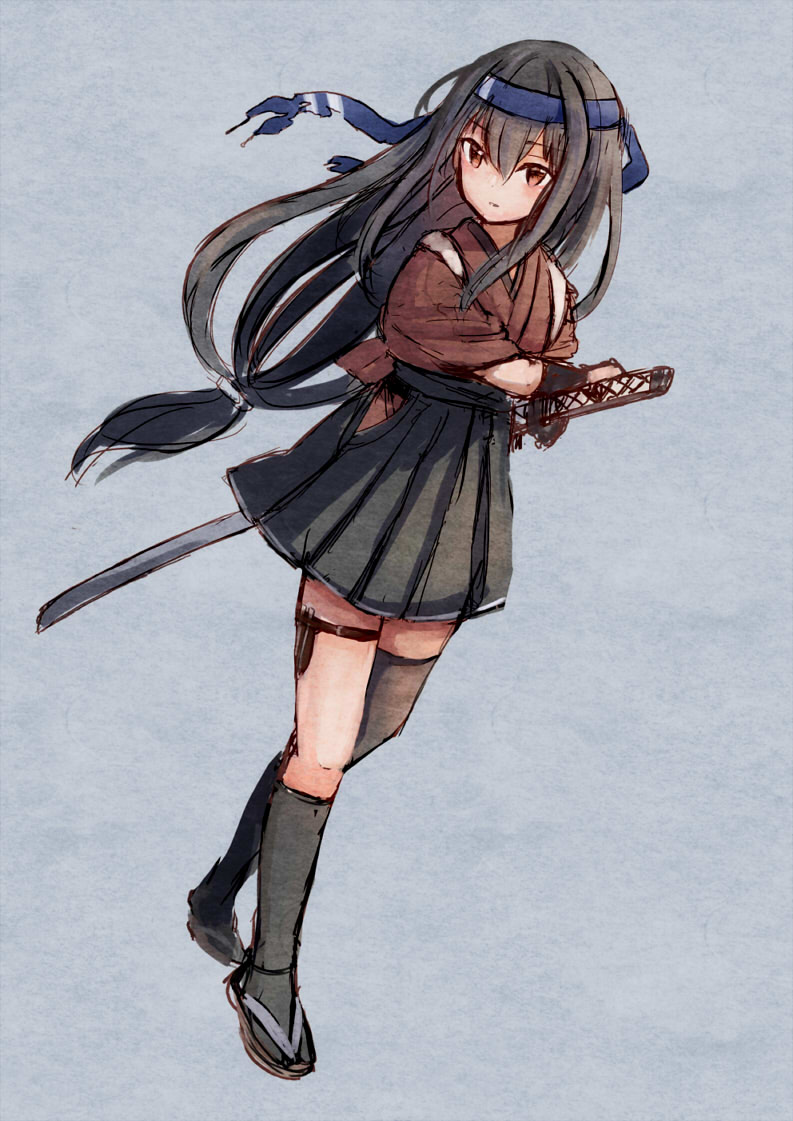 1girl alternate_costume asymmetrical_legwear black_hair black_hakama black_legwear commentary_request hakama hakama_skirt hatsushimo_(kantai_collection) headband japanese_clothes kantai_collection long_hair low-tied_long_hair red_eyes remodel_(kantai_collection) sandals single_thighhigh solo standing sword tasuki thighhighs weapon wss_(nicoseiga19993411)