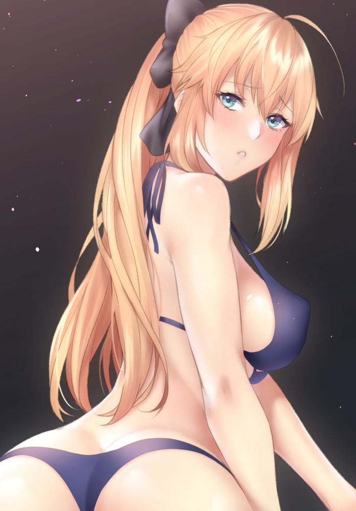 1girl ahoge artoria_pendragon_(all) artoria_pendragon_(caster)_(fate) ass back bangs bare_shoulders bikini blonde_hair blue_bikini blush bow breasts fate/grand_order fate_(series) green_eyes hair_bow large_breasts long_hair looking_at_viewer looking_back parted_lips ponytail sidelocks solo swimsuit zucchini