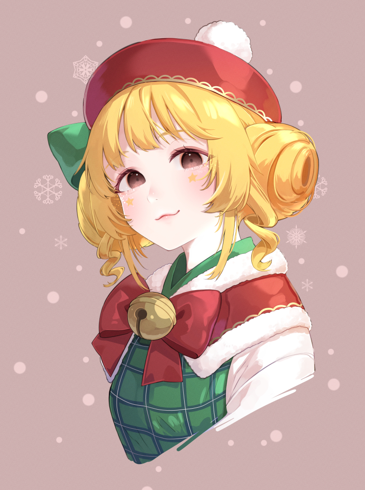 1girl :3 bell blonde_hair blush bow brown_background brown_eyes capelet chitetan closed_mouth commentary_request cropped_torso d.va_(overwatch) double_bun dress facial_mark fur-trimmed_capelet fur_trim green_dress hat jingle_bell looking_at_viewer overwatch red_bow red_capelet red_headwear shirt sleeveless sleeveless_dress snowflakes solo star_(symbol) upper_body white_shirt