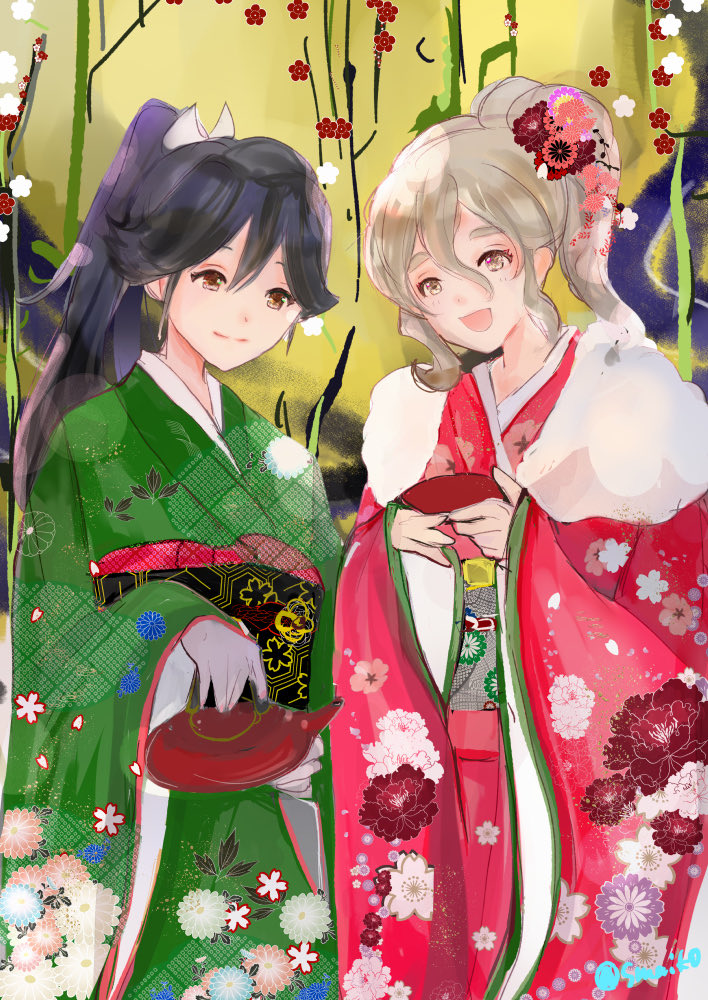 2girls alternate_costume black_hair brown_eyes cup floral_print flower fur-trimmed_kimono fur_trim green_kimono grey_hair hair_flower hair_ornament hair_ribbon holding holding_cup houshou_(kancolle) imaiko japanese_clothes kantai_collection kimono long_hair looking_at_viewer multiple_girls obi pitcher_(container) pola_(kancolle) ponytail red_kimono ribbon sakazuki sash smile thick_eyebrows wavy_hair