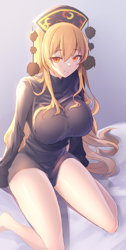 1girl adapted_costume arm_support bangs blonde_hair breasts eyebrows_visible_through_hair foot_out_of_frame from_above hair_between_eyes headdress indoors junko_(touhou) large_breasts long_hair looking_at_viewer on_bed orange_eyes sitting sleeves_past_fingers sleeves_past_wrists solo touhou very_long_hair wariza z.o.b