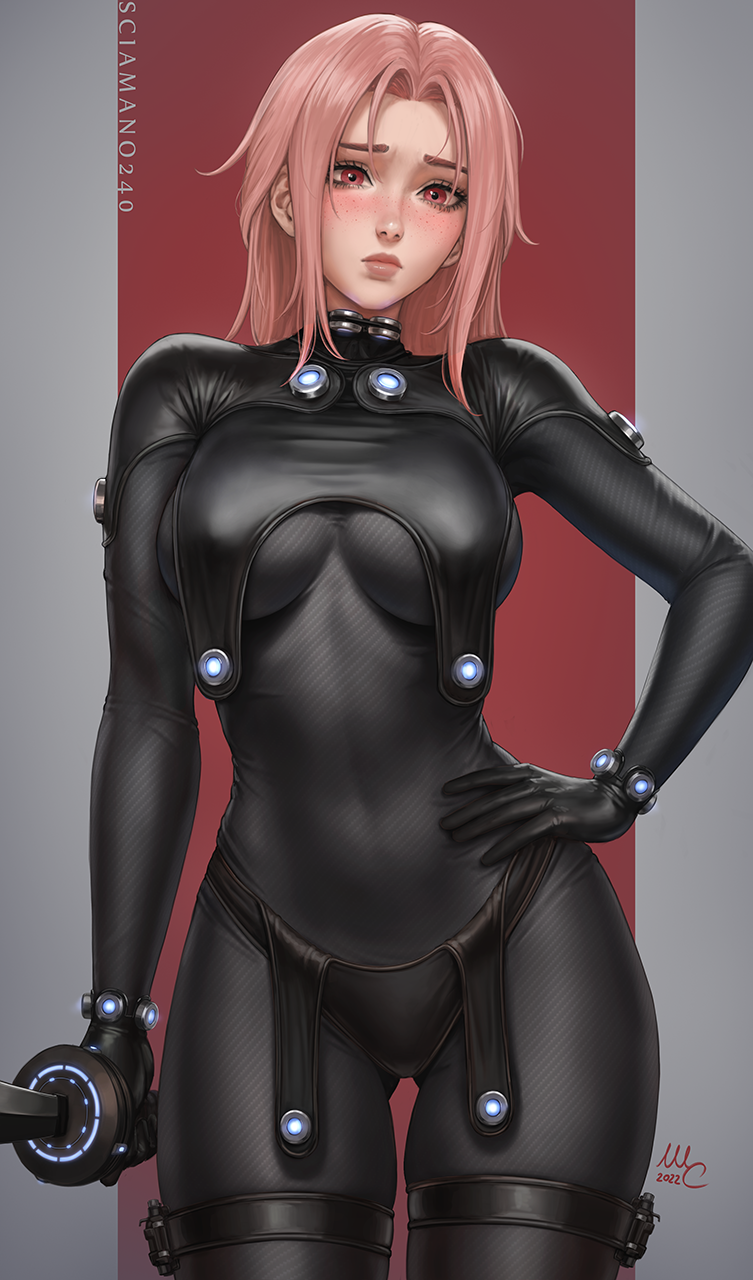 1girl artist_name black_bodysuit blush bodysuit breasts closed_mouth commentary cowboy_shot dated english_commentary eyelashes freckles gantz gantz_suit hand_on_hip highres holding holding_sword holding_weapon large_breasts legs_apart lips long_hair looking_at_viewer original pink_hair red_eyes sciamano240 signature skin_tight solo standing sword taut_bodysuit thigh_strap weapon