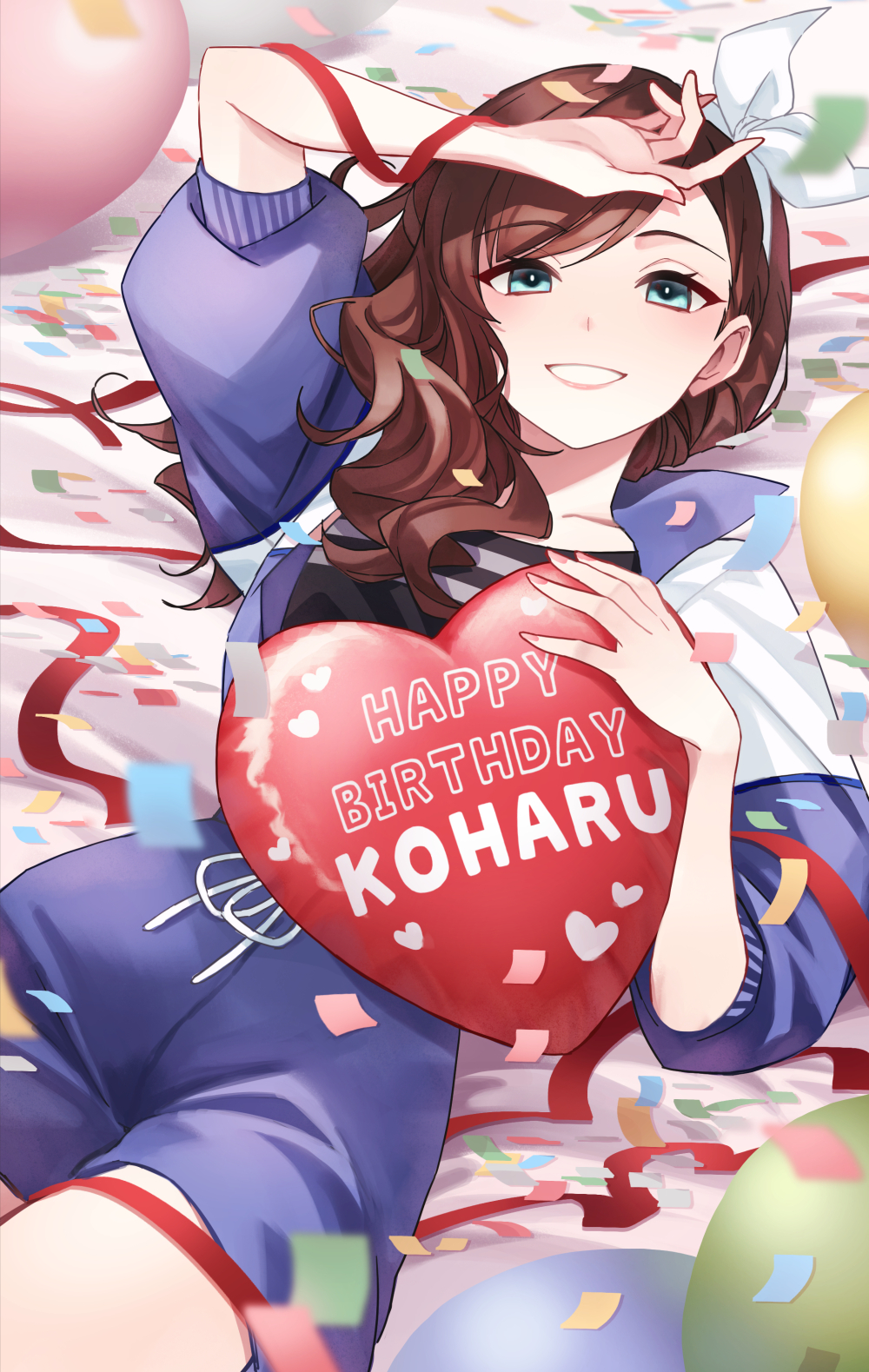 1girl arm_up balloon bed_sheet black_shirt blue_eyes blue_jacket blue_shorts bow bow_hairband brown_hair character_name commentary confetti cowboy_shot drawstring fingernails grin hair_behind_ear hair_bow hair_over_shoulder hairband hand_on_own_forehead hand_up happy_birthday heart heart-shaped_pillow highres indoors jacket long_hair looking_at_viewer lying official_alternate_costume on_back open_clothes open_jacket parted_lips pillow shirt short_sleeves shorts shoujo_kageki_revue_starlight shoujo_kageki_revue_starlight_-re_live- smile solo streamers swept_bangs tareko wavy_hair white_bow white_hairband yanagi_koharu