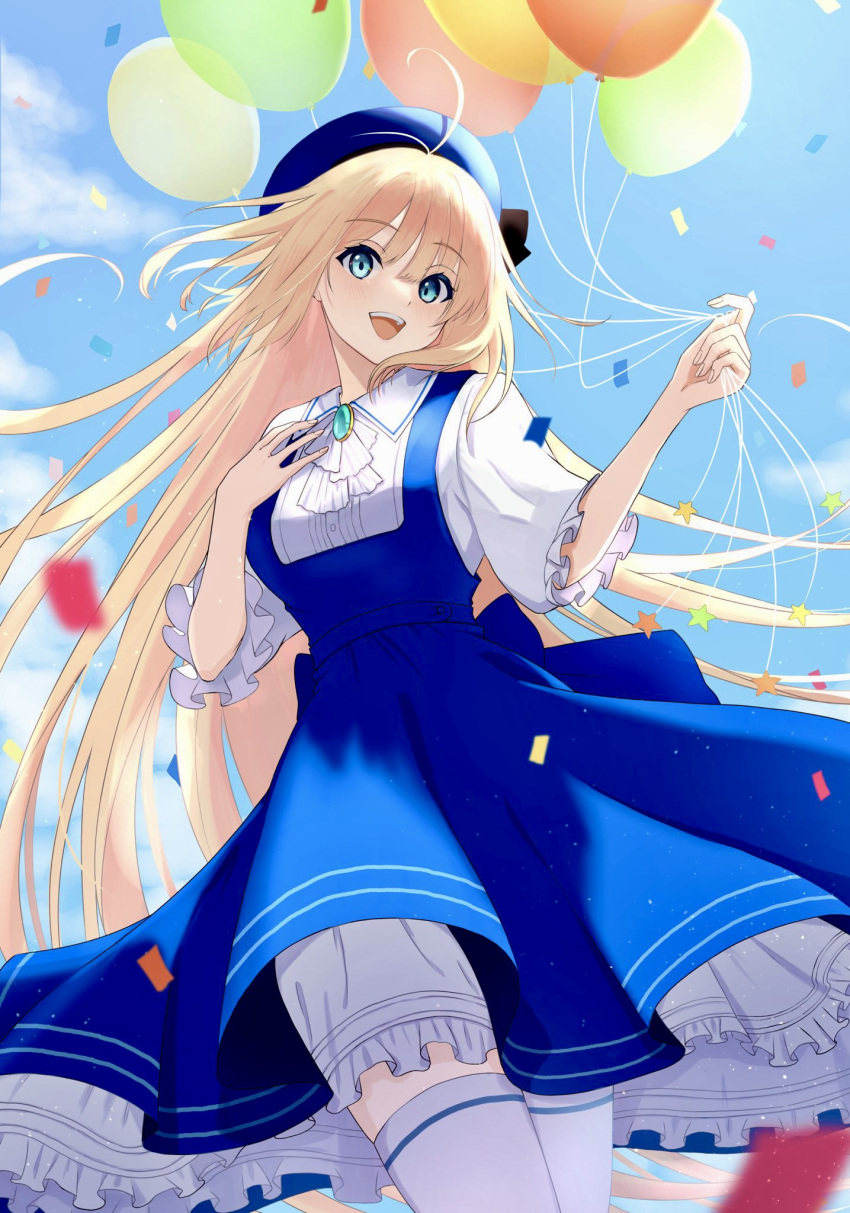 1girl ahoge balloon blonde_hair blue_eyes blue_sky brooch confetti dress haruwo highres holding holding_balloon jewelry open_mouth original pinafore_dress skirt sky smile solo suspender_skirt suspenders thighhighs thighs zettai_ryouiki