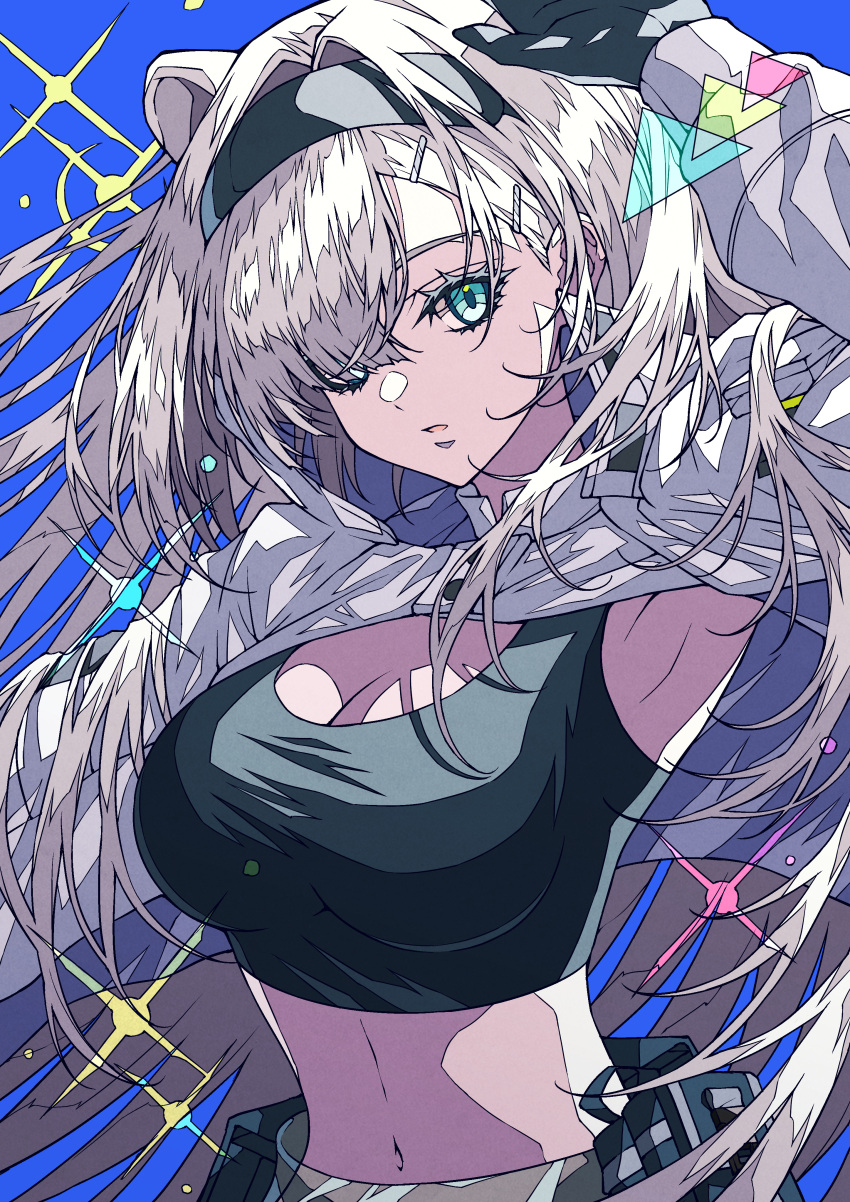 1girl absurdres animal_ears arknights arm_up aurora aurora_(arknights) bear_ears bear_girl black_gloves black_hairband black_shirt blue_background blue_eyes breasts cleavage cropped_jacket gloves grey_hair hair_over_one_eye hairband highres jacket large_breasts long_hair looking_at_viewer midriff navel parted_lips shirt shokikanes simple_background solo upper_body white_jacket