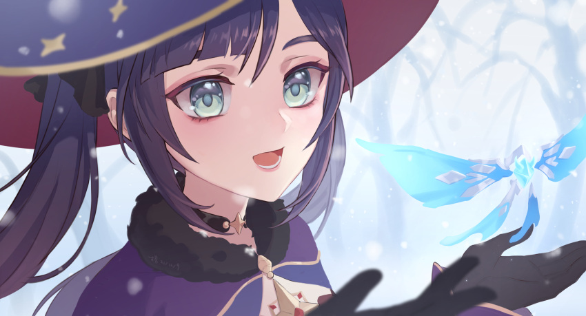 1girl :d absurdres bangs black_gloves black_hair blurry choker close-up commentary_request depth_of_field fairy genshin_impact gloves green_eyes hair_between_eyes hat highres long_hair long_sleeves looking_at_viewer mona_(genshin_impact) portrait shixue_shaonu_lao sidelocks smile snow snowing solo twintails witch_hat