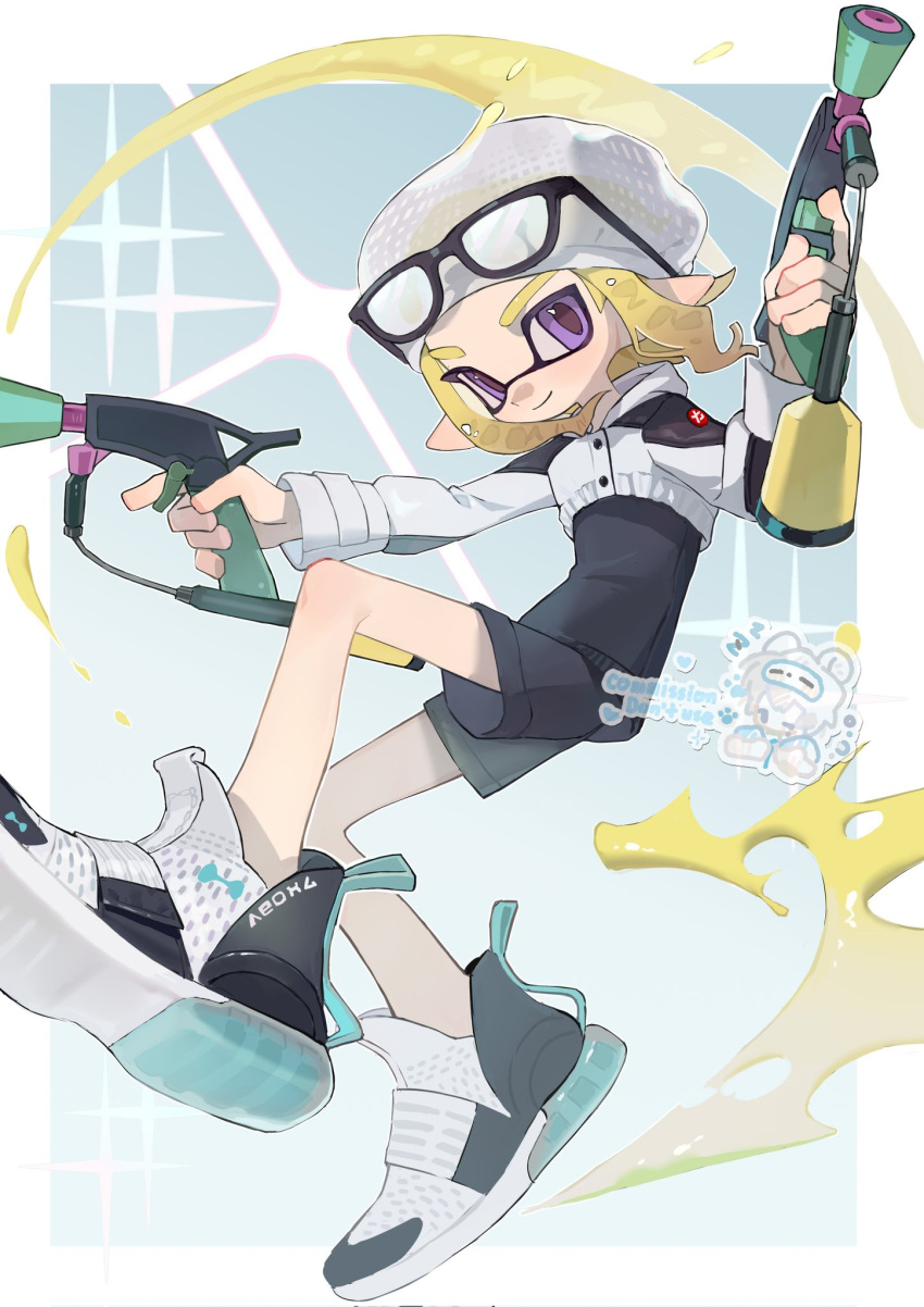 1girl black-framed_eyewear black_shorts blonde_hair blue_background border closed_mouth commentary commission dual_wielding eyewear_on_head full_body glasses gradient_background gun highres holding holding_gun holding_weapon inkling inkling_girl inkling_player_character looking_at_viewer medium_hair outside_border p-pepper paint purple_eyes shoes shorts simple_background smile solo sparkle splat_dualies_(splatoon) splatoon_(series) splatoon_3 tentacle_hair weapon white_border