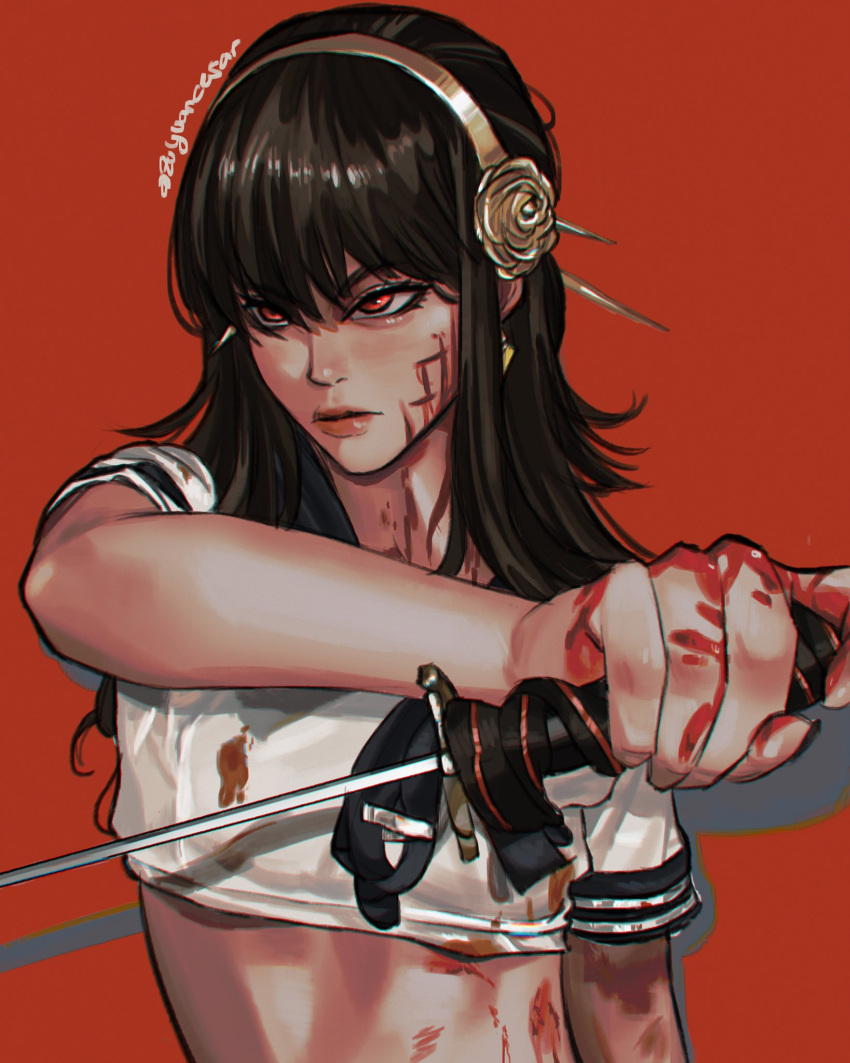 1girl aged_down alternate_hair_length alternate_hairstyle alternate_universe arm_at_side artist_name black_hair blood blood_on_body blood_on_clothes blood_on_face blood_on_hands closed_mouth crop_top cuts drop_shadow earrings eyelashes fate_(series) flipped_hair hairband hand_up highres holding holding_knife holding_weapon injury jewelry knife long_hair looking_to_the_side outstretched_arm red_background red_eyes red_lips reverse_grip short_sleeves simple_background solo spikes spy_x_family upper_body weapon yor_briar zu_yuan_cesar