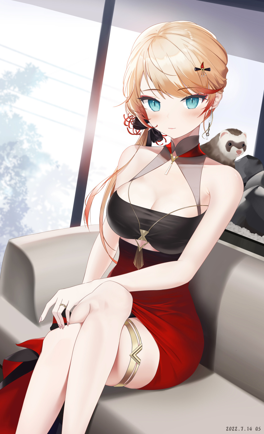1girl absurdres azur_lane blonde_hair bow bracelet breasts brown_bow cleavage clothing_cutout couch crossed_legs dress earrings ferret gradient_hair hair_ribbon halter_dress halterneck hand_on_hip highres howe_(azur_lane) howe_(evening_marvels)_(azur_lane) jewelry large_breasts long_hair multicolored_hair official_alternate_costume on_couch qingshanmoying ribbon ring sitting thigh_strap underboob_cutout