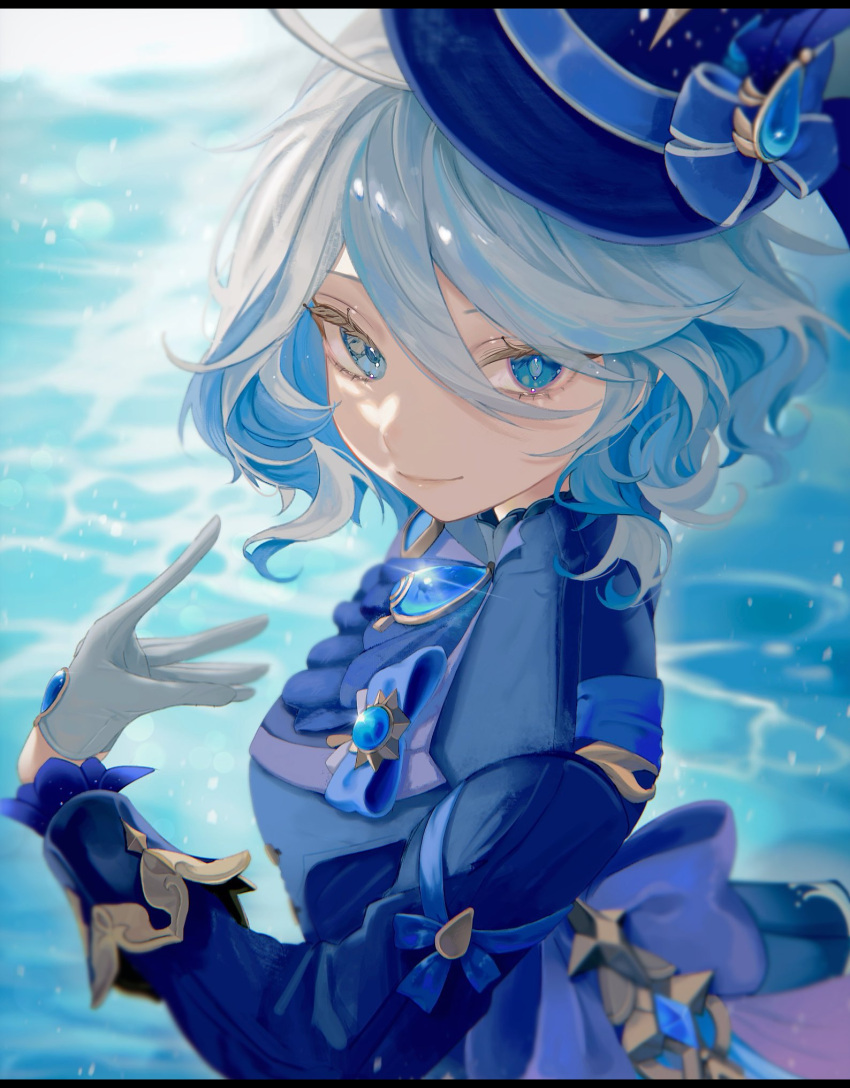 1girl ascot blue_ascot blue_brooch blue_gemstone blue_hair blue_hat blue_jacket closed_mouth colored_inner_hair from_above furina_(genshin_impact) gem genshin_impact gloves hand_up hat heterochromia highres jacket kodona light_blue_hair lolita_fashion looking_at_viewer mismatched_pupils multicolored_hair smile solo sushi_gnsn top_hat upper_body water white_gloves