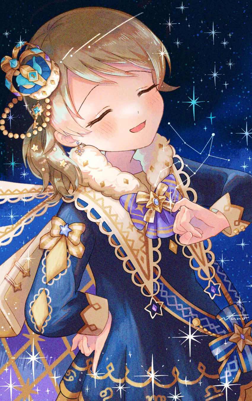 1girl blonde_hair blue_bow blue_dress blush bow cape closed_eyes constellation crown crown_hair_ornament dress earrings fur_trim gold_trim hair_ornament hand_on_hip highres idolmaster idolmaster_cinderella_girls jewelry long_sleeves low_ponytail medium_hair mini_crown morikubo_nono night night_sky open_mouth pinky_out sash short_ponytail sky smile solo sparkle star_(sky) star_(symbol) star_hair_ornament starry_background starry_sky tilted_headwear upper_body white_cape yukinuno