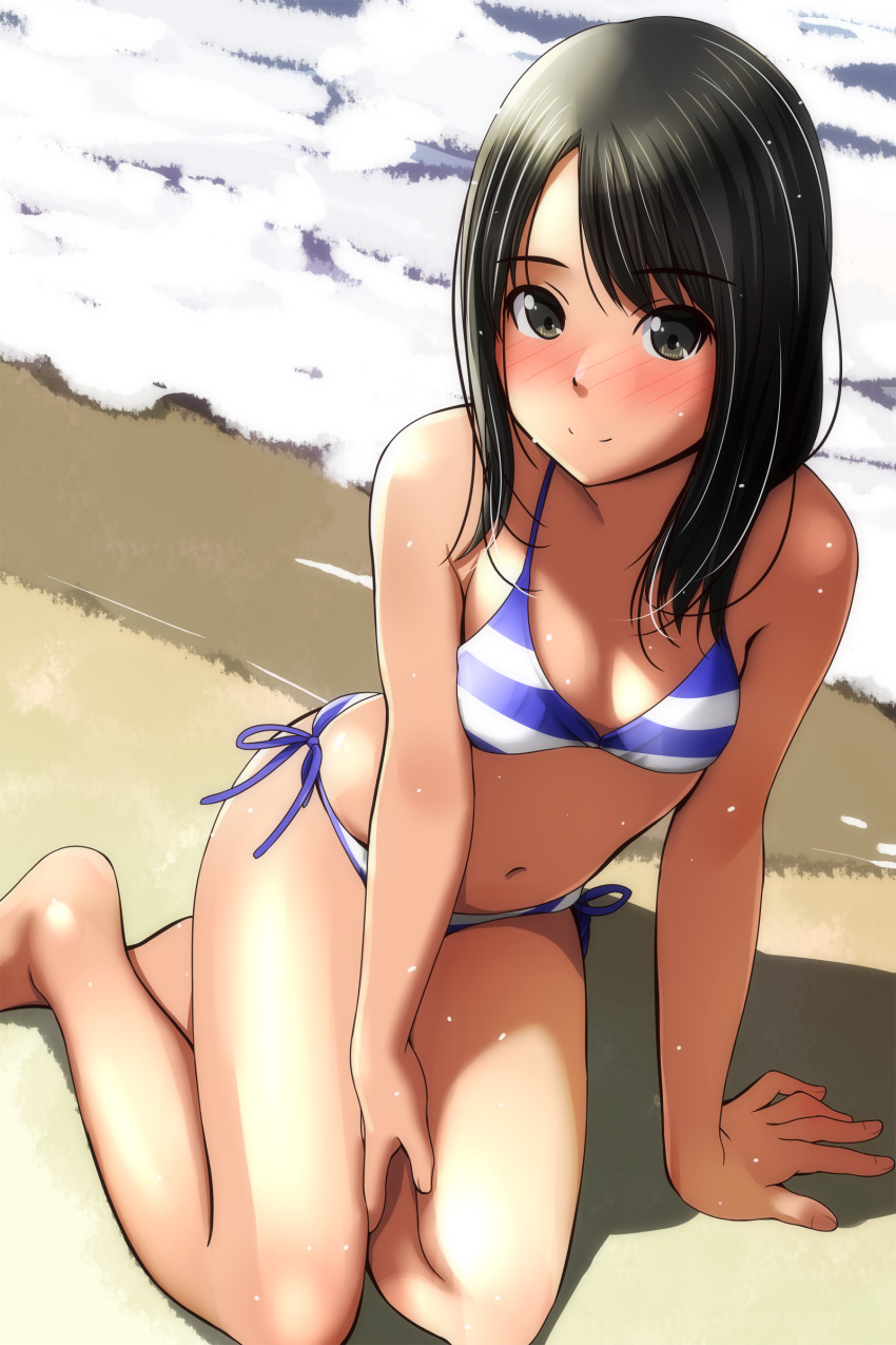 1girl absurdres bangs bare_shoulders beach between_legs bikini black_hair blush breasts brown_eyes feet_out_of_frame full-face_blush hand_between_legs hand_on_floor highres looking_at_viewer matsunaga_kouyou medium_breasts medium_hair navel ocean original purple_bikini sand side-tie_bikini sitting smile solo striped striped_bikini sunlight swept_bangs swimsuit water_drop waves white_bikini yokozuwari