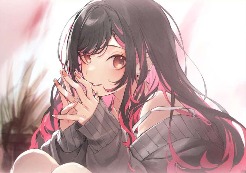 1girl bangs bare_shoulders black_hair black_sweater ear_piercing earrings highres jewelry kuwashima_rein long_hair looking_at_viewer multicolored_hair nail_polish original own_hands_together piercing pink_hair pink_lips pink_nails plant red_eyes smile strap_slip sweater teeth white_background