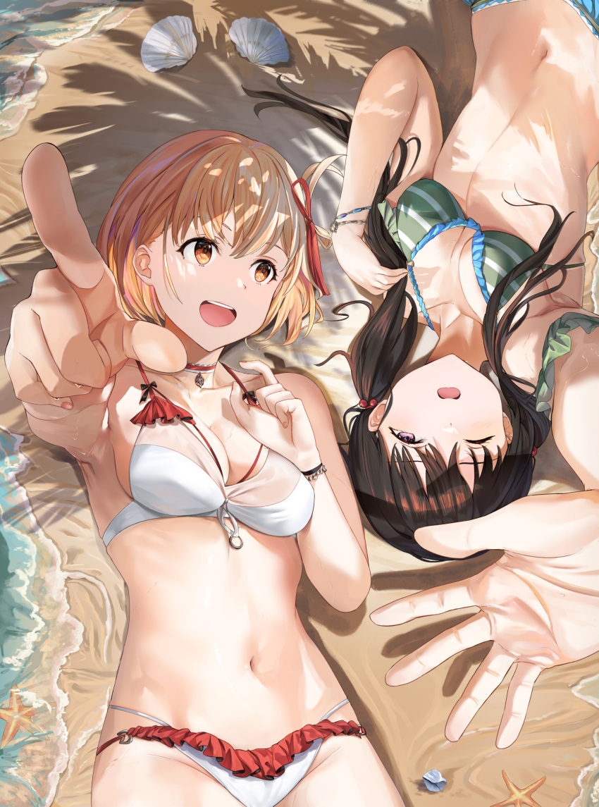 2girls :d ;o beach bikini black_hair blonde_hair breasts choker frilled_bikini frills green_bikini highres inoue_takina long_hair looking_at_another looking_at_viewer lycoris_recoil lying medium_breasts mosta_(lo1777789) multiple_girls navel nishikigi_chisato on_back one_eye_closed open_hand open_mouth pendant_choker pointing pointing_at_viewer purple_eyes red_choker red_eyes shadow shell short_hair small_breasts smile starfish stomach striped striped_bikini swimsuit water wet white_bikini