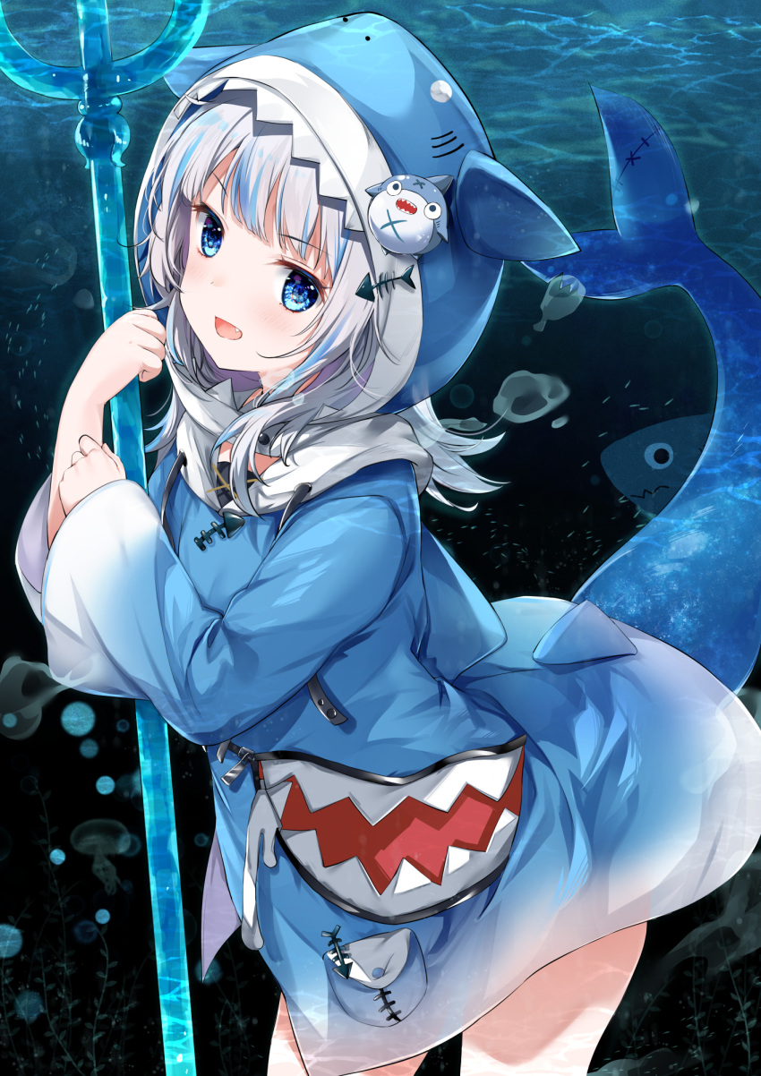 1girl :d air_bubble animal_hood bangs blue_eyes blue_hair blue_hoodie blush bubble chiyingzai commentary_request fang fish_tail gawr_gura highres holding holding_polearm holding_weapon hololive hololive_english hood hood_up hoodie looking_at_viewer multicolored_hair polearm shark_hood shark_tail smile solo standing streaked_hair tail trident v-shaped_eyebrows virtual_youtuber water weapon