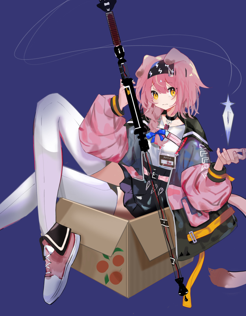 1girl absurdres animal_ears arknights black_coat black_skirt blue_background blue_bow bow box braid cardboard_box cat_ears cat_girl closed_mouth coat enne_kl floppy_ears goldenglow_(arknights) hair_bow high-waist_skirt highres in_box in_container lightning_bolt_print long_sleeves looking_at_viewer medium_hair mikan_box pink_coat pink_hair print_hairband shirt side_braid simple_background skirt solo staff two-tone_coat white_shirt yellow_eyes