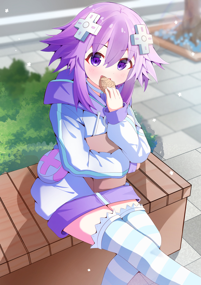 1girl absurdres animal bag bag_on_lap blue_thighhighs blush brown_bag ceta2127 choujigen_game_neptune d-pad d-pad_hair_ornament eating fang fish food grass hair_ornament highres holding holding_animal holding_fish hood hood_down hoodie leg_up long_sleeves looking_at_viewer neptune_(neptunia) neptune_(series) open_mouth outdoors purple_eyes purple_hair purple_hood short_hair sitting smile solo striped_clothes striped_thighhighs thighhighs white_hoodie white_thighhighs