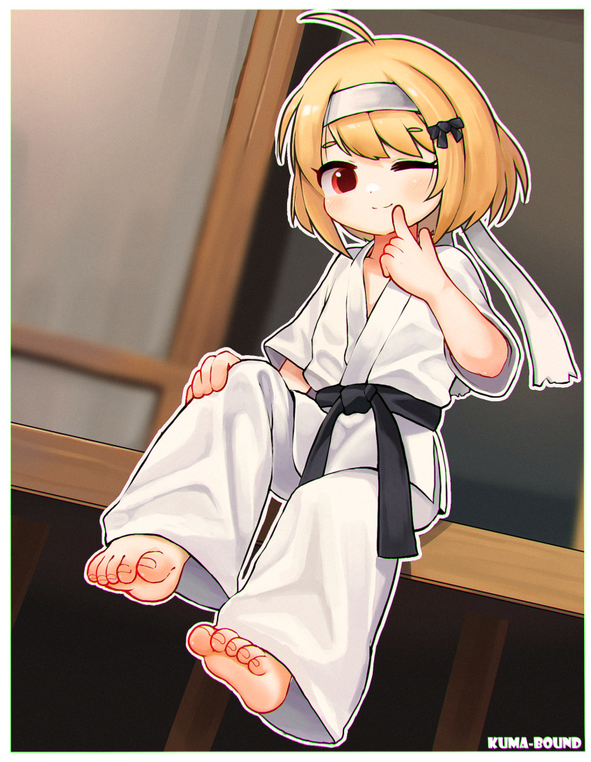 1girl ahoge artist_name barefoot belt black_belt black_bow blonde_hair bow chinese_commentary closed_mouth commentary_request dougi feet finger_to_mouth hair_bow highres kuma-bound martial_arts_belt medium_hair one_eye_closed original pants red_eyes sitting smile soles solo toes white_pants