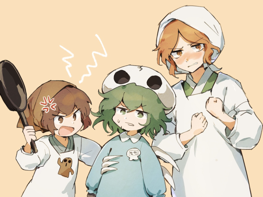 3others androgynous anger_vein angry apron bandana blue_shirt blush brown_bandana brown_eyes brown_hair commentary_request green_eyes green_hair hands_up haniwa_(statue) hemo_(hemoroda) kappougi katano_sukune kindergarten_uniform kitsugai_sese len'en long_sleeves multiple_others name_tag open_mouth orange_background orange_eyes orange_hair shirt short_hair simple_background skull_on_head sweat white_bandana zuifeng_tenkai