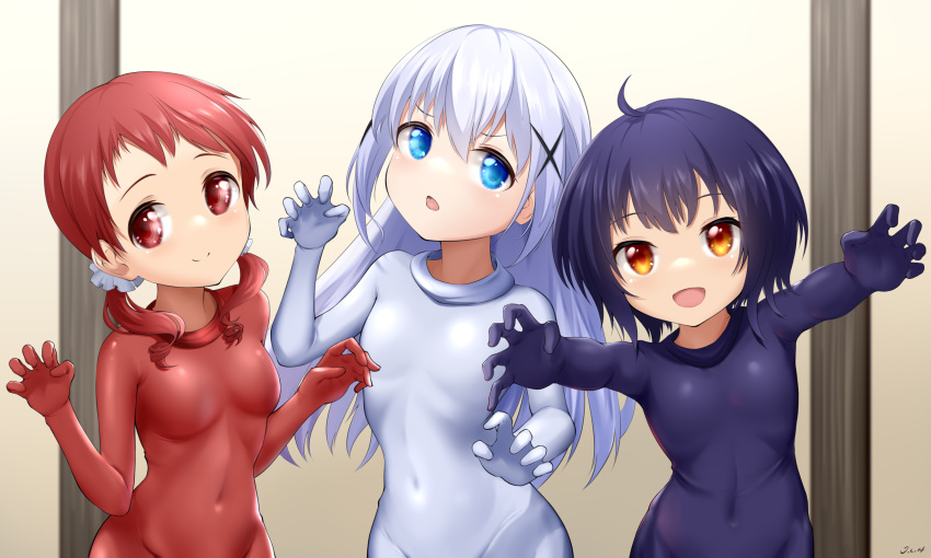 3girls :d ahoge black_hair blue_eyes bodysuit breasts character_request claw_pose commentary_request covered_navel flat_chest gochuumon_wa_usagi_desu_ka? hair_ornament hairclip halloween highres hood hood_down j.c.14 long_hair looking_at_viewer low_twintails multiple_girls red_eyes red_hair short_hair small_breasts smile twintails white_hair yellow_eyes zentai