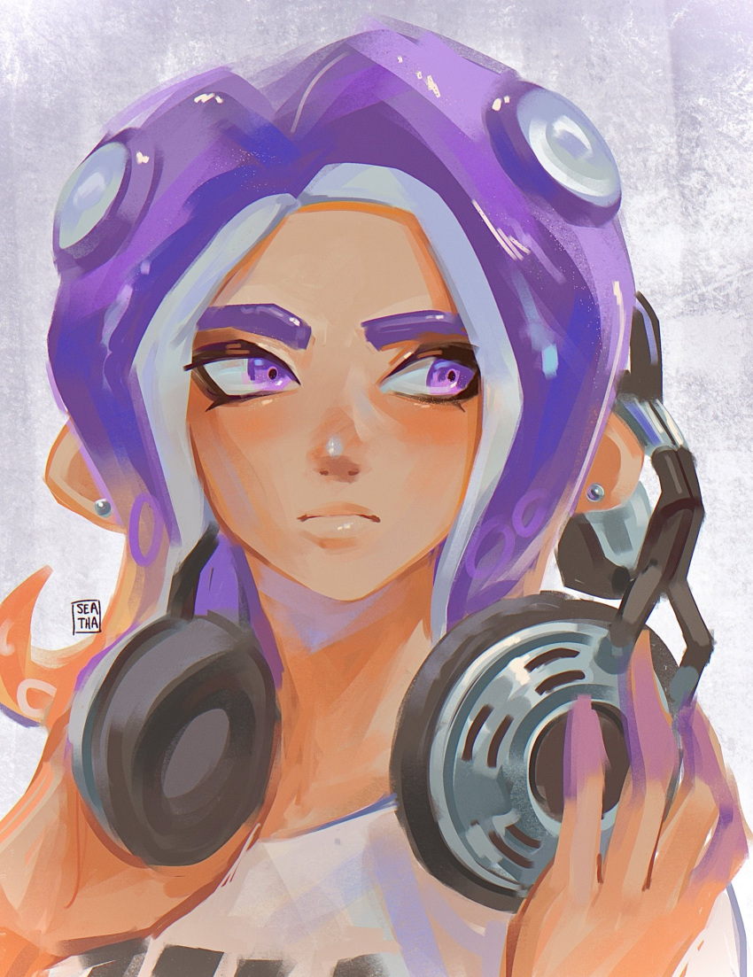 1boy closed_mouth ear_piercing english_commentary gradient_hair headphones highres holding holding_headphones male_focus medium_hair multicolored_hair octoling octoling_boy octoling_player_character piercing print_shirt purple_background purple_eyes purple_hair seatha shirt simple_background solo splatoon_(series) tentacle_hair thick_eyebrows two-tone_hair upper_body white_shirt